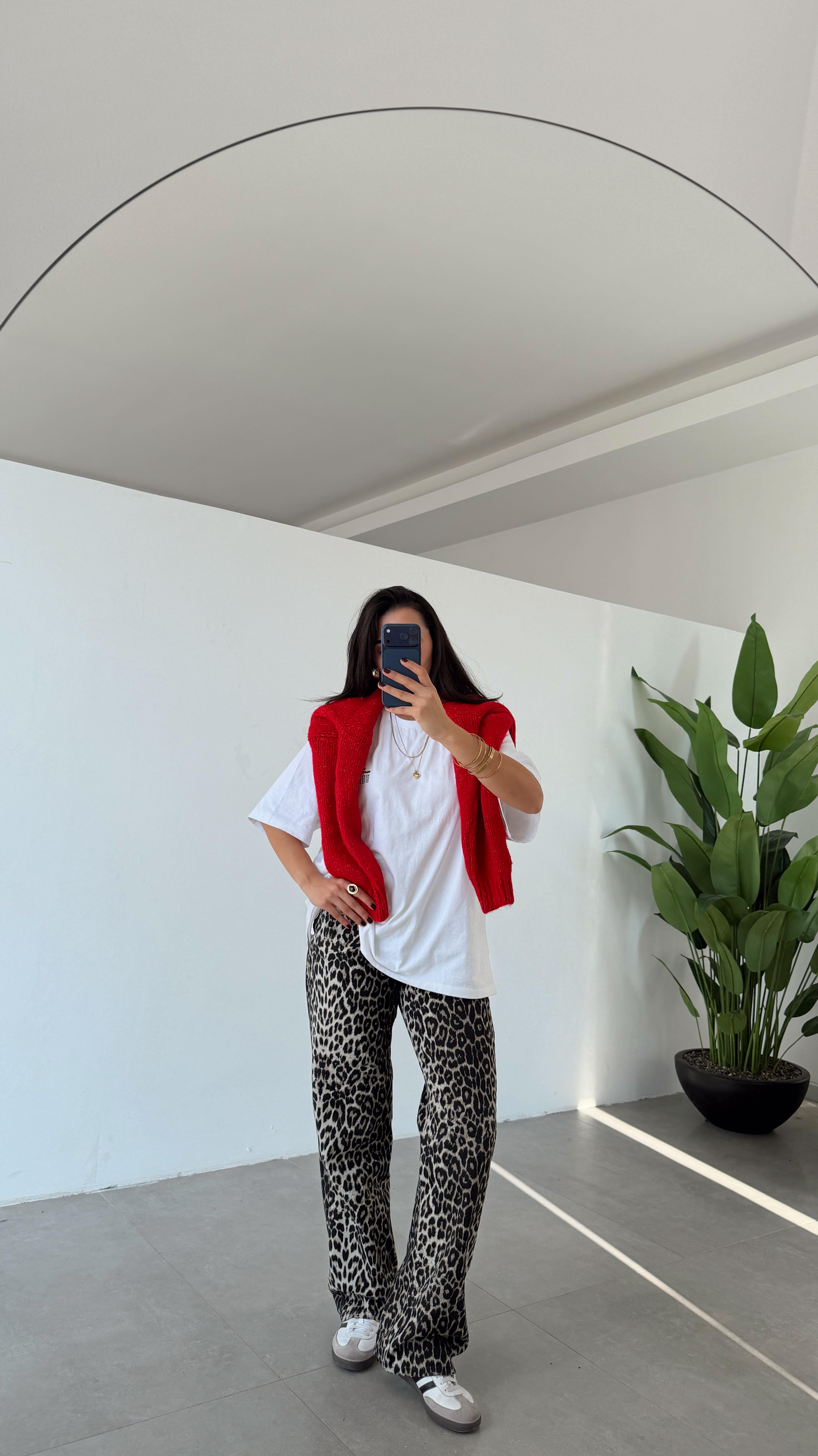 Leopar Straıght Jean