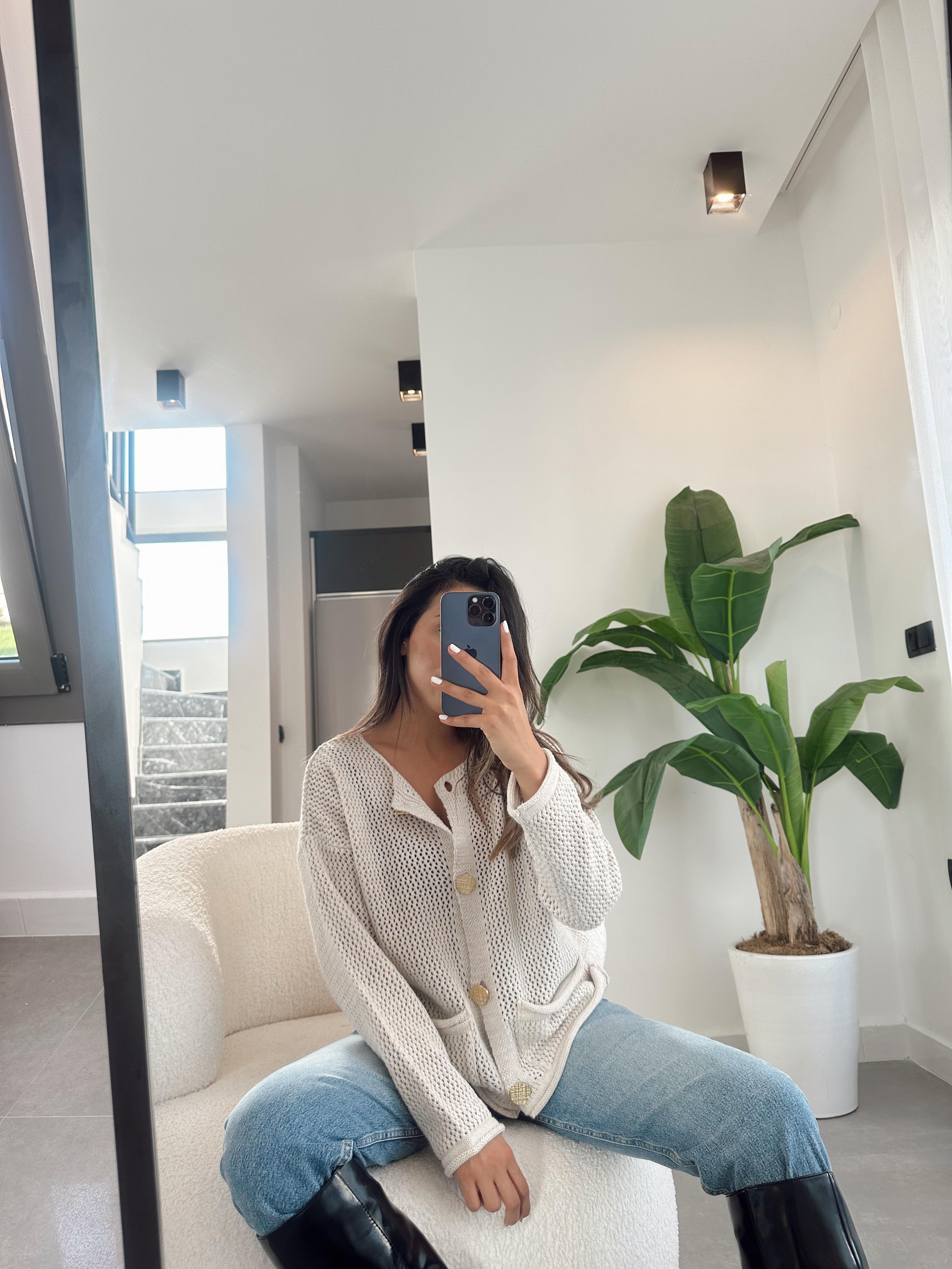 M-D Bej Gold Düğmeli Hırka