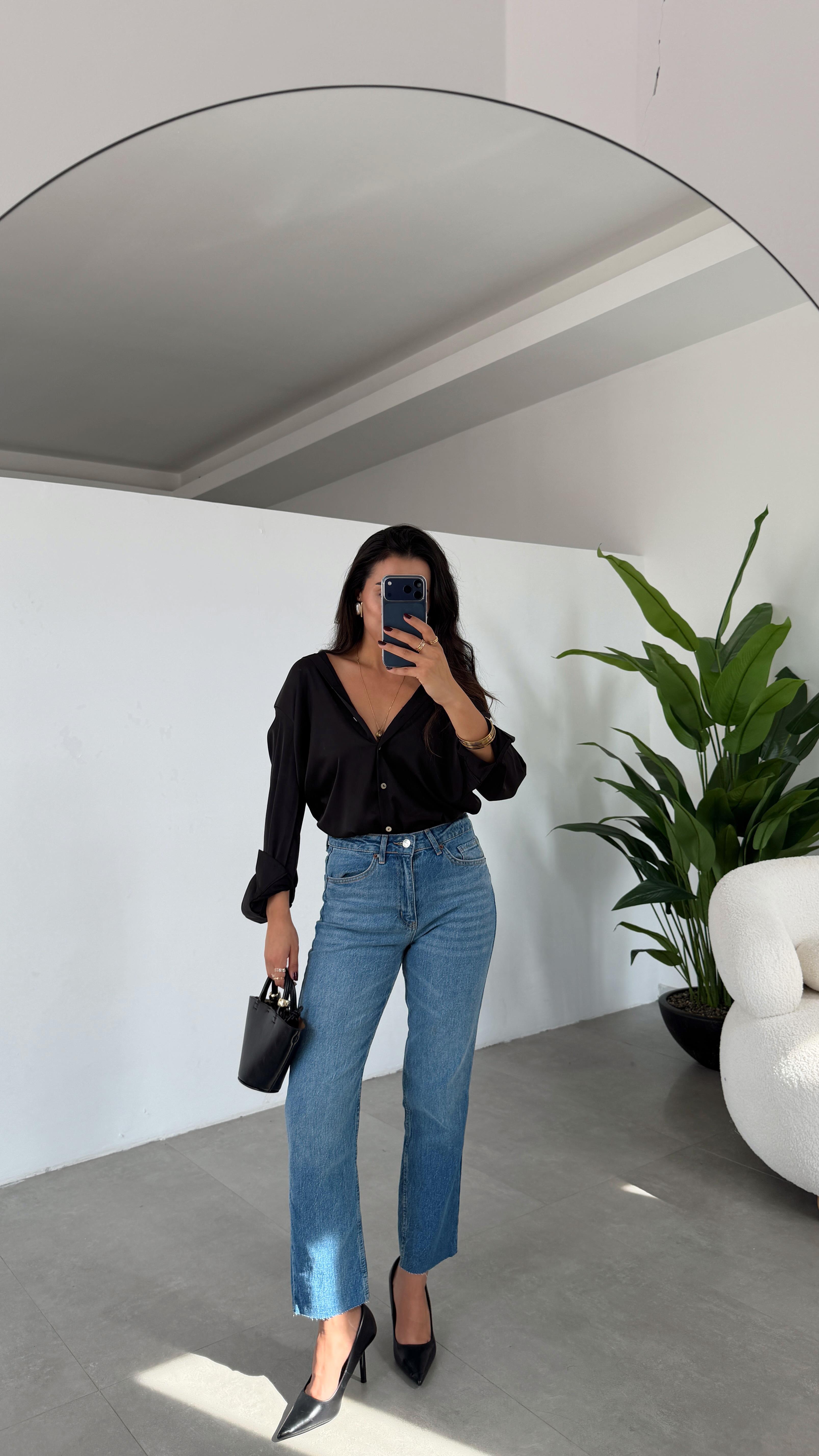 Mavi Boyfit Kesik Paça Jean