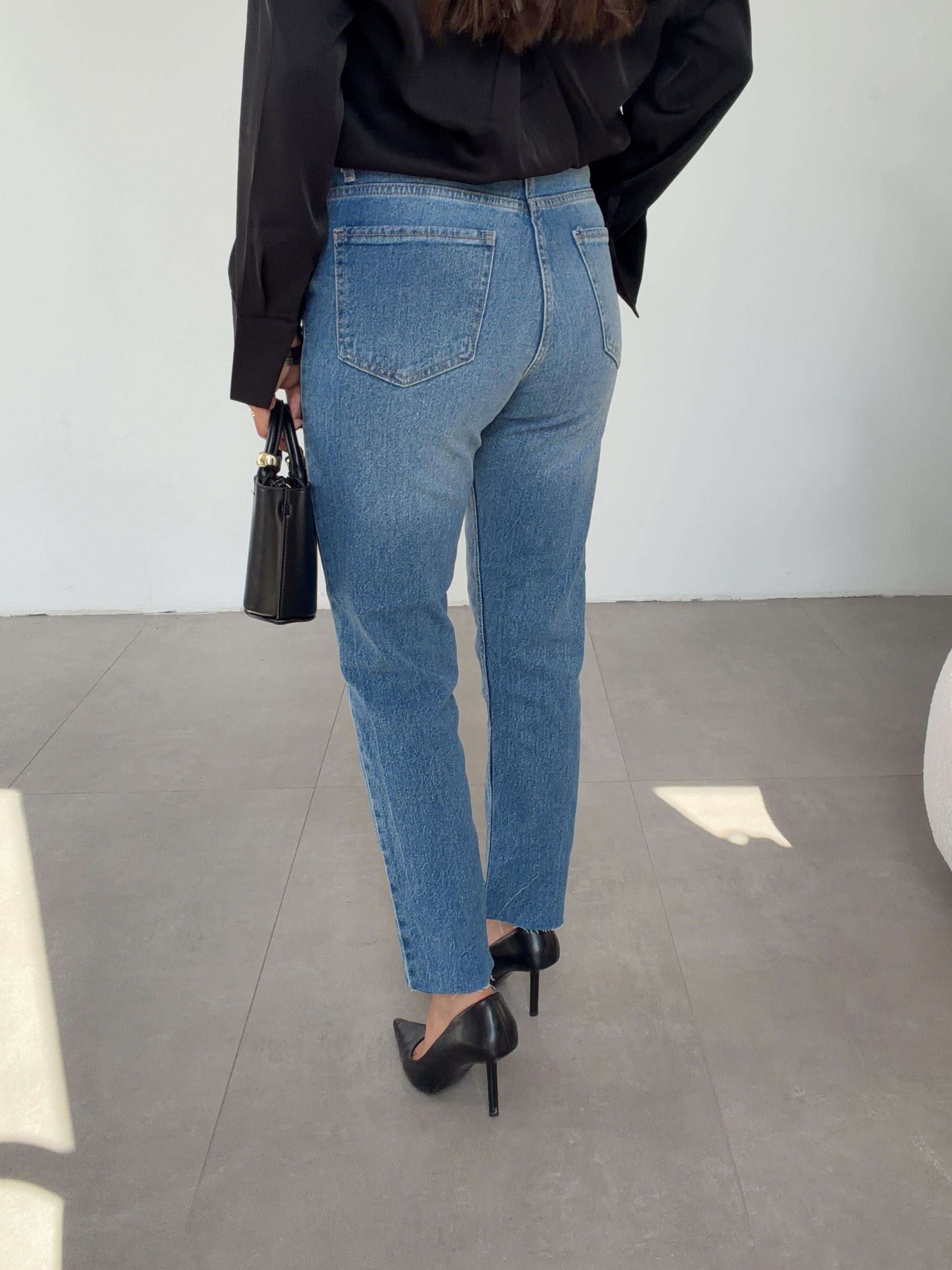 Mavi Boyfit Kesik Paça Jean