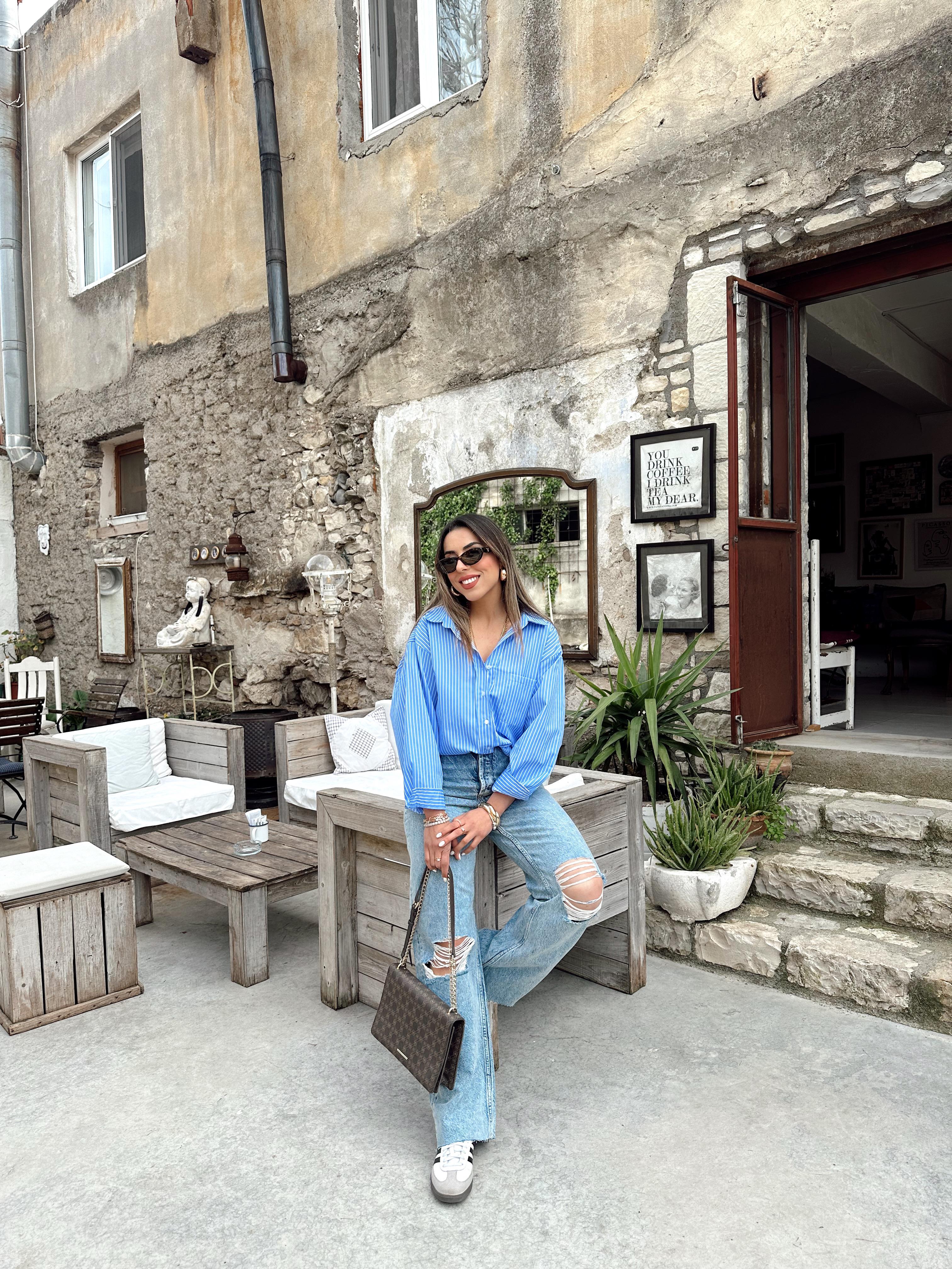 Mavi Cep Detaylı Çizgili Oversize Gömlek
