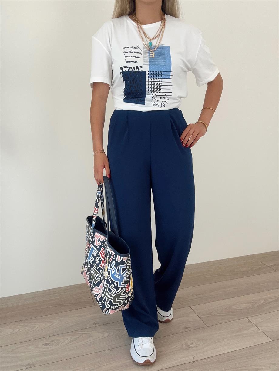 Mavi Desenli Ekru Tişört