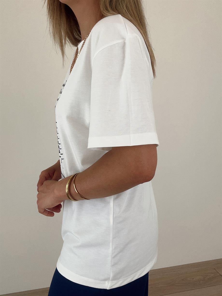 Mavi Desenli Ekru Tişört