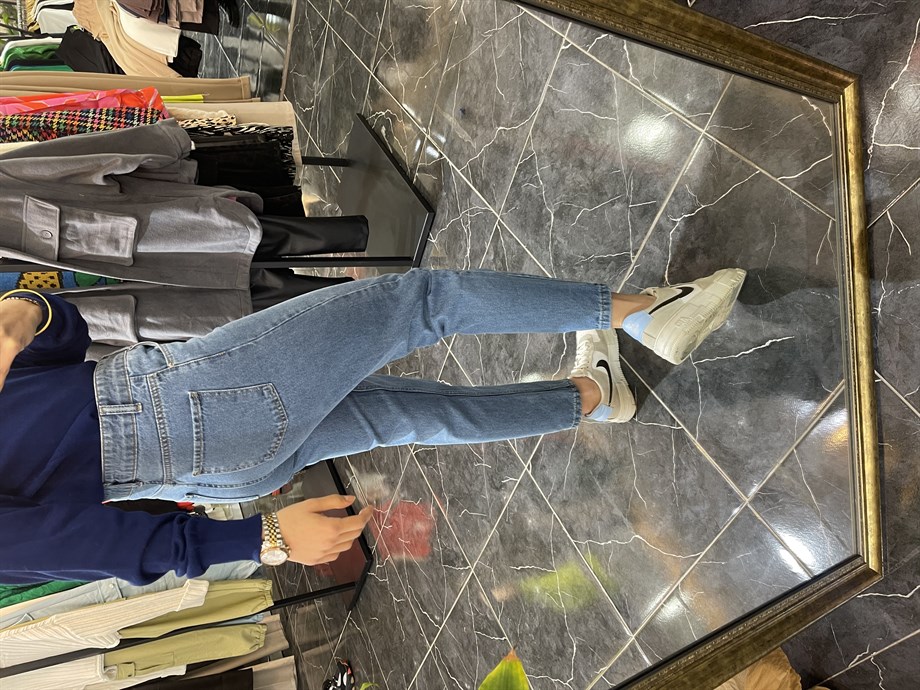 Mom Jean