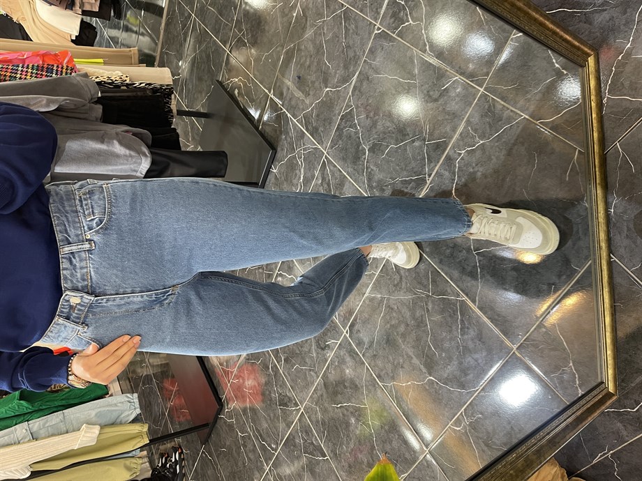 Mom Jean
