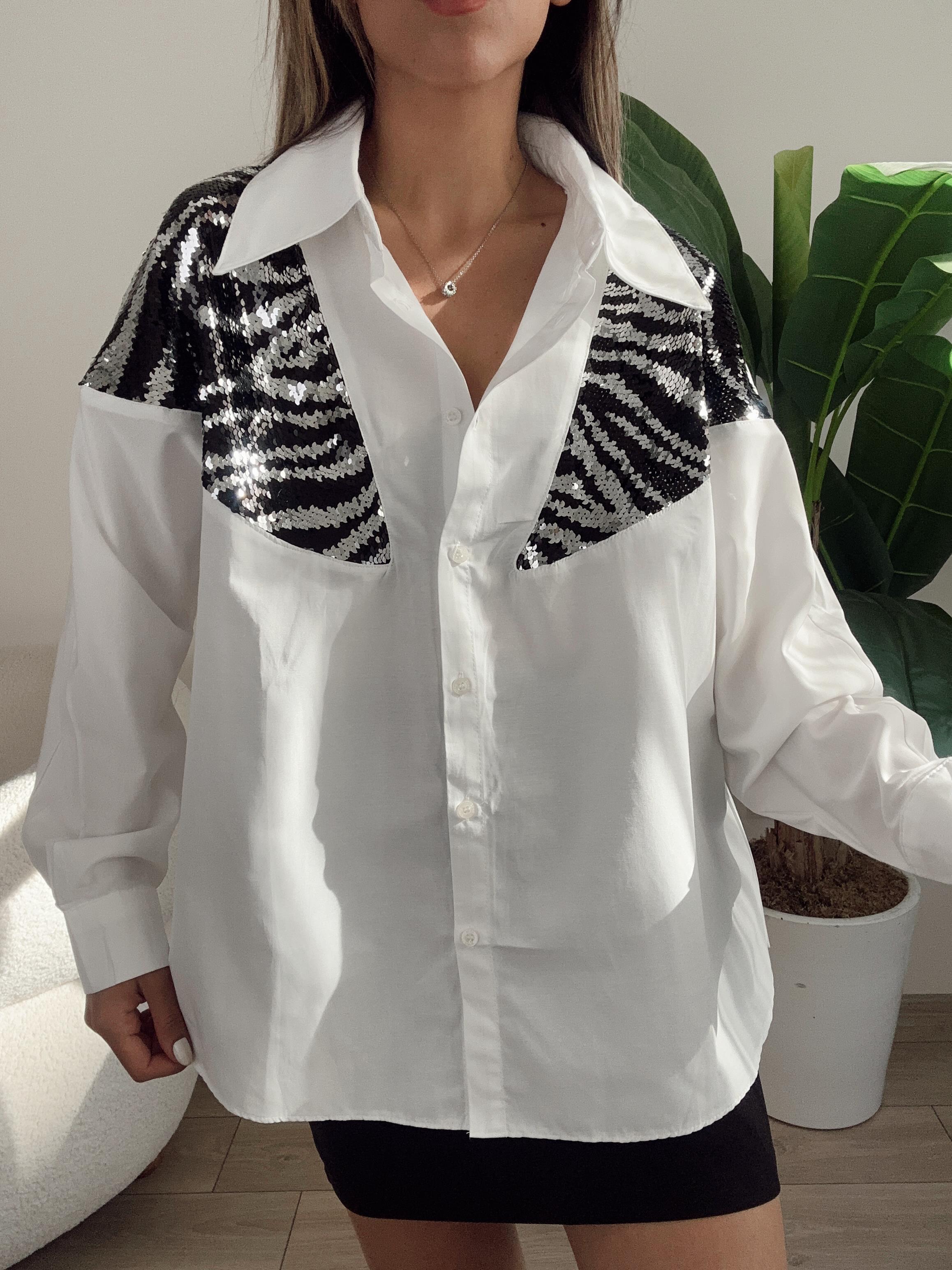 Payet Detaylı Ekru Gömlek