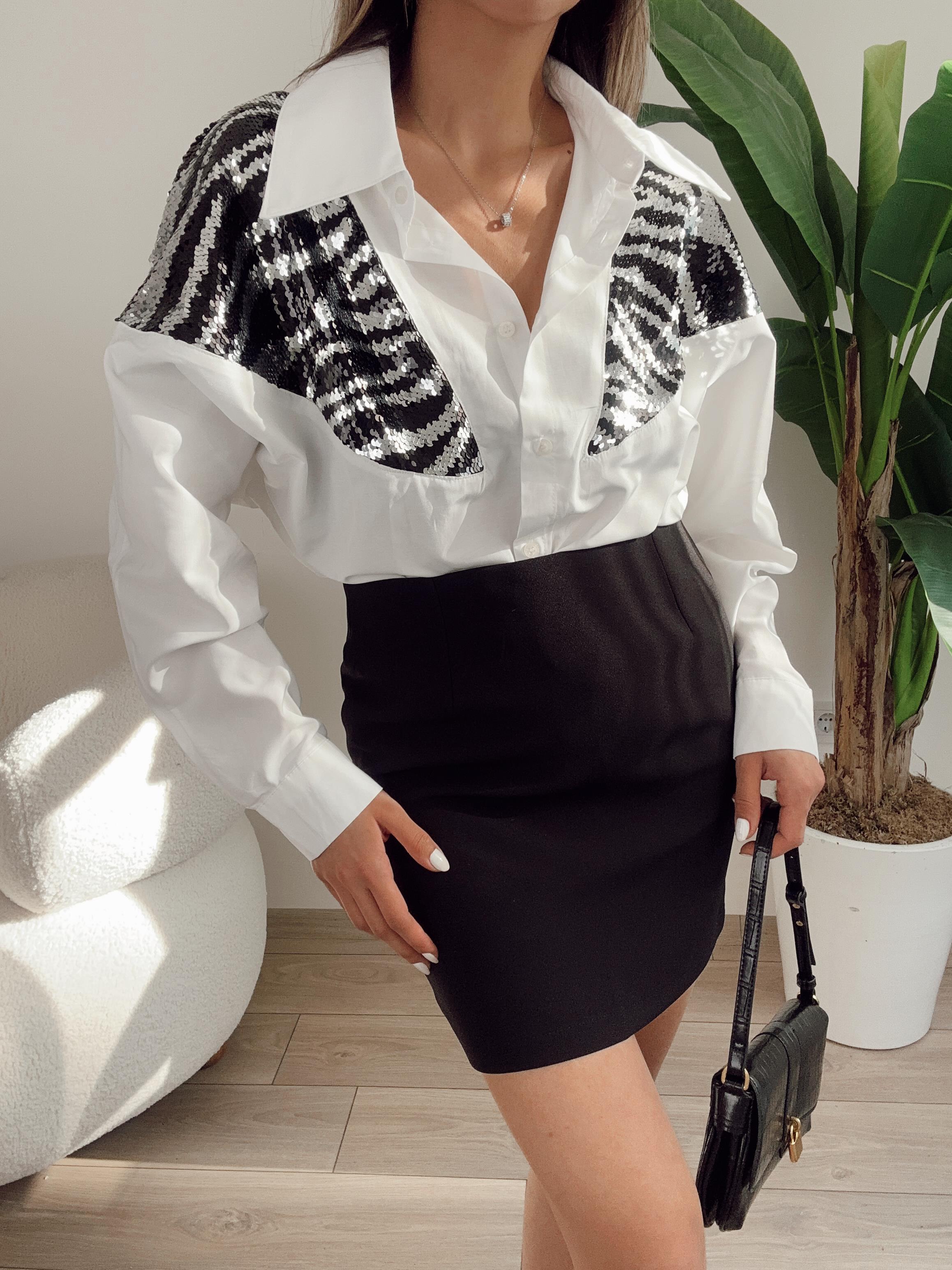 Payet Detaylı Ekru Gömlek