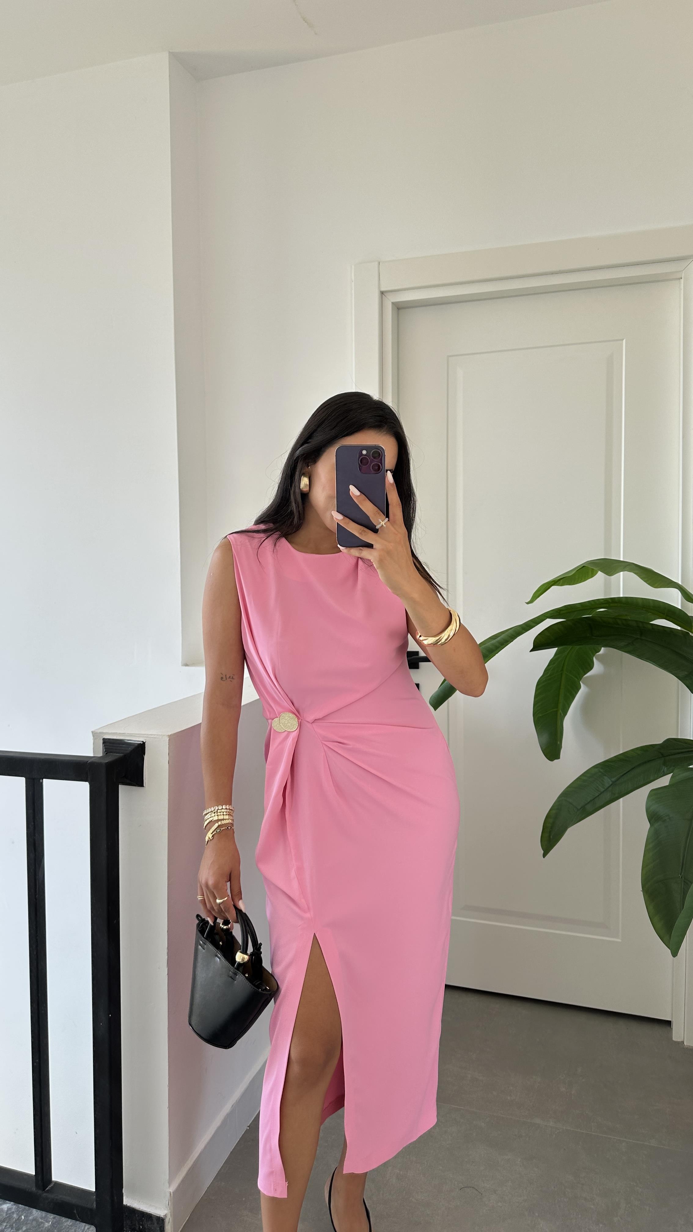 Pembe Belden Düğmeli Elbise