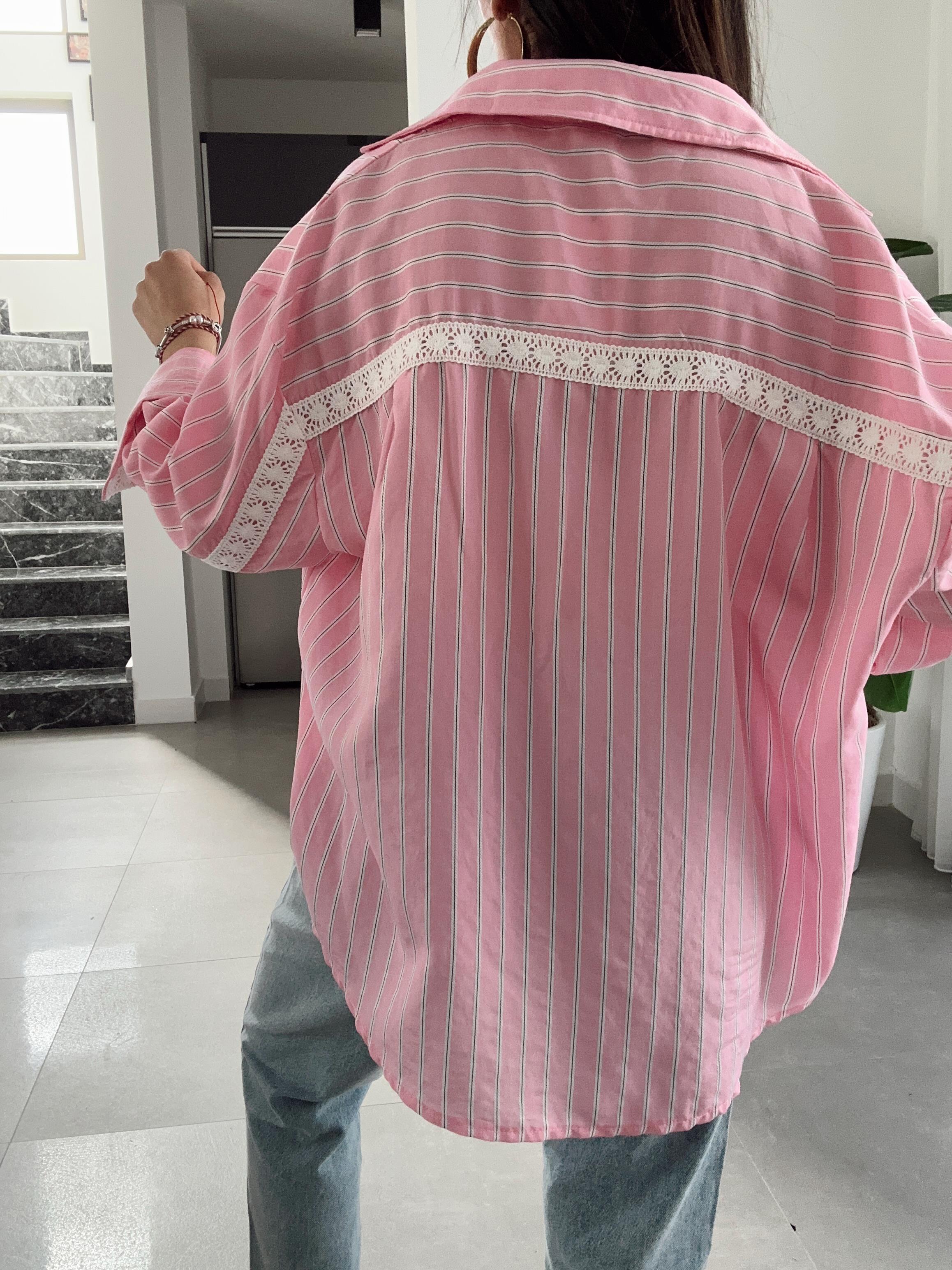 Pembe Dantel Detaylı Çizgili Gömlek