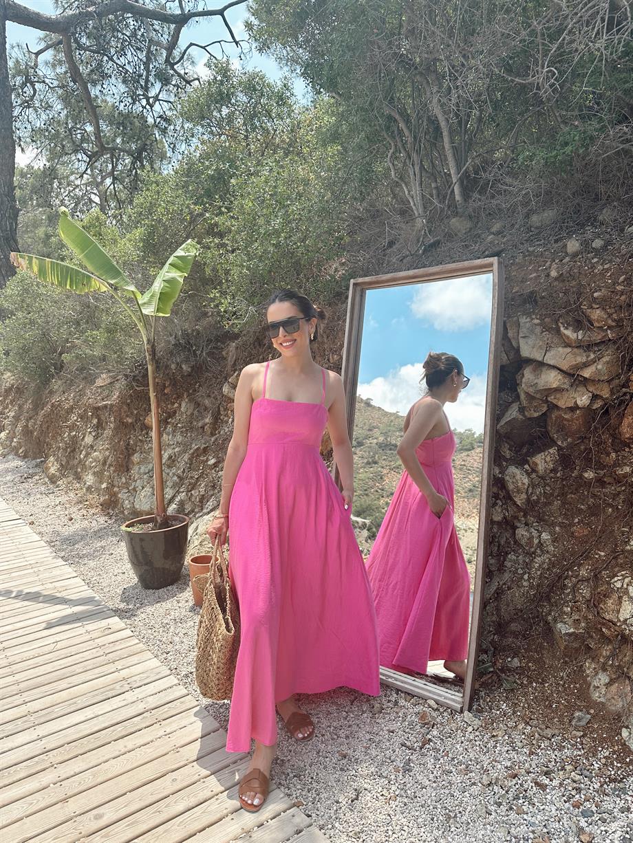 Pembe Elbise