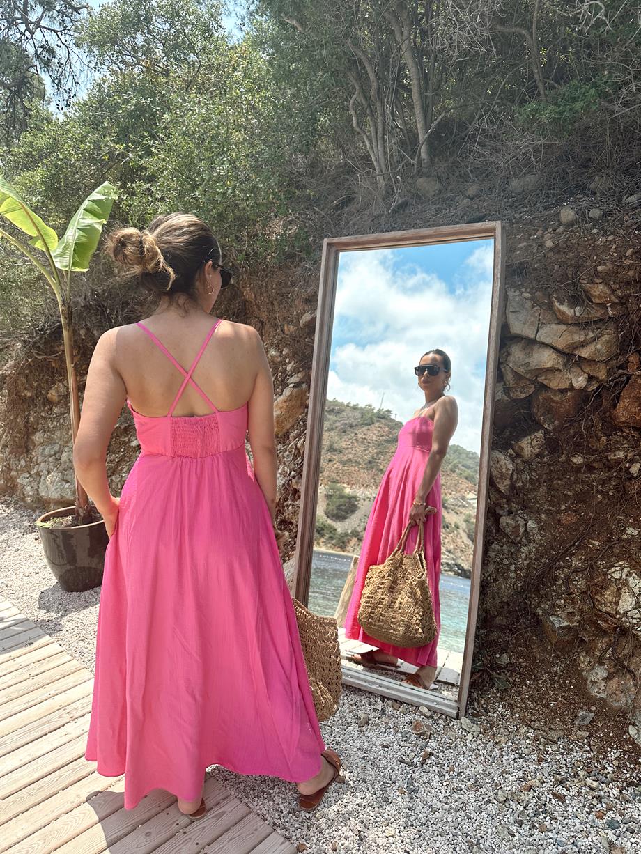 Pembe Elbise