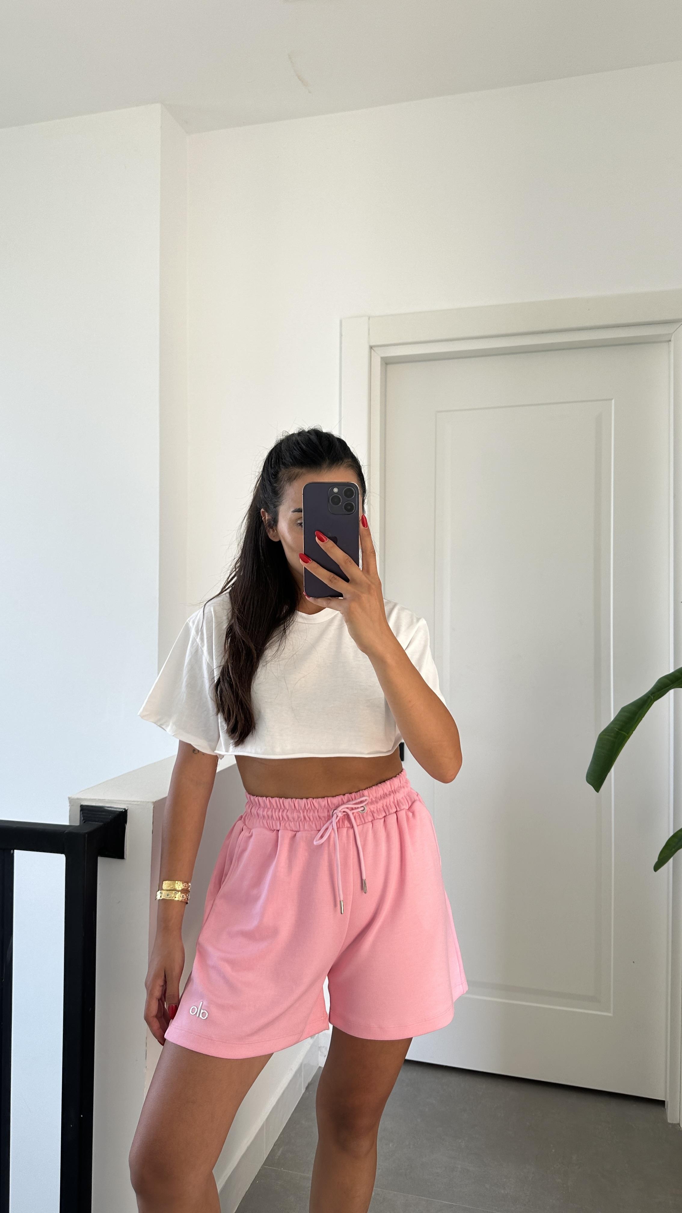 Pembe Kısa Şort
