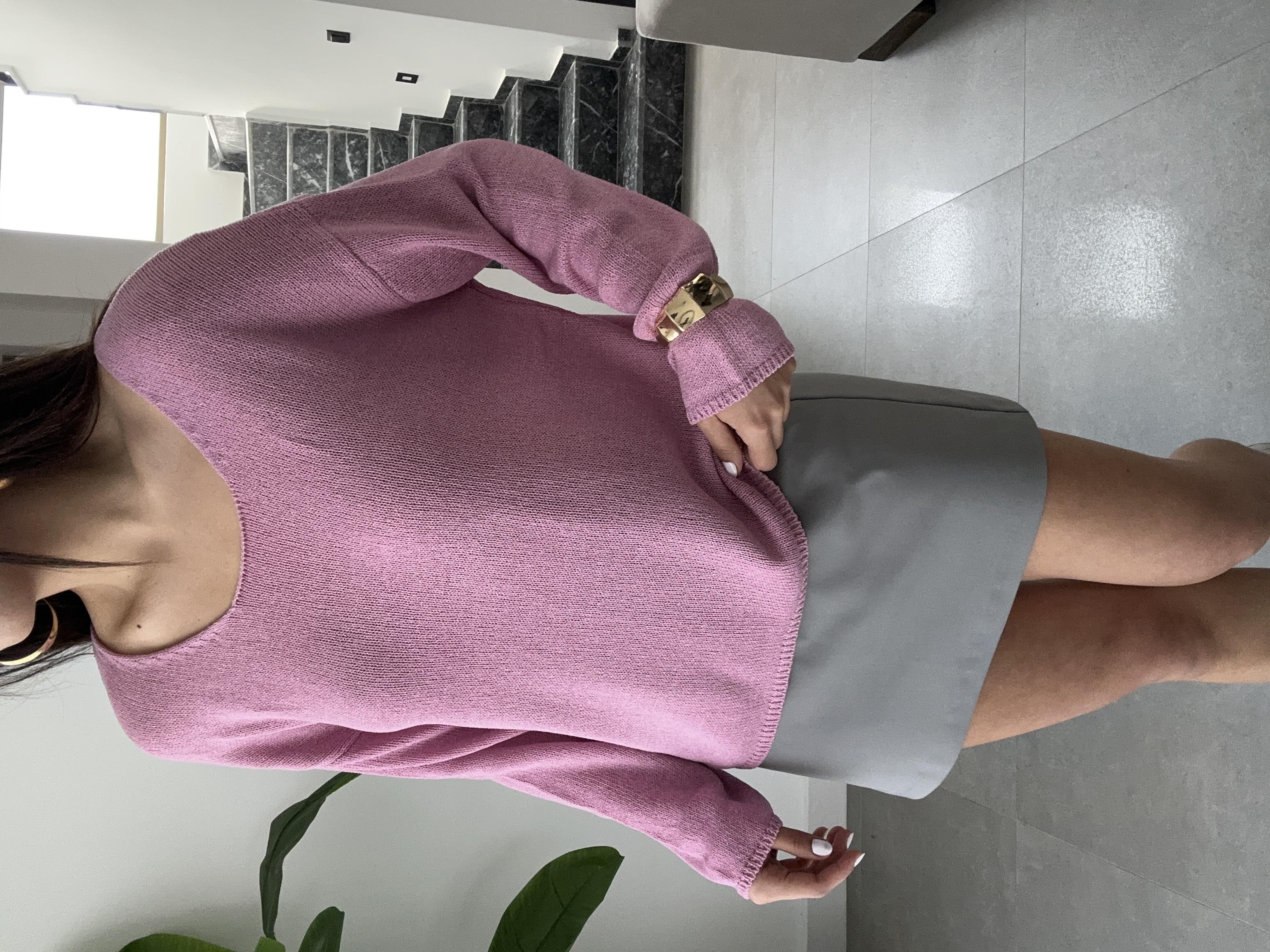 Pembe Oval Yaka Yumusak Dokulu Triko Kazak