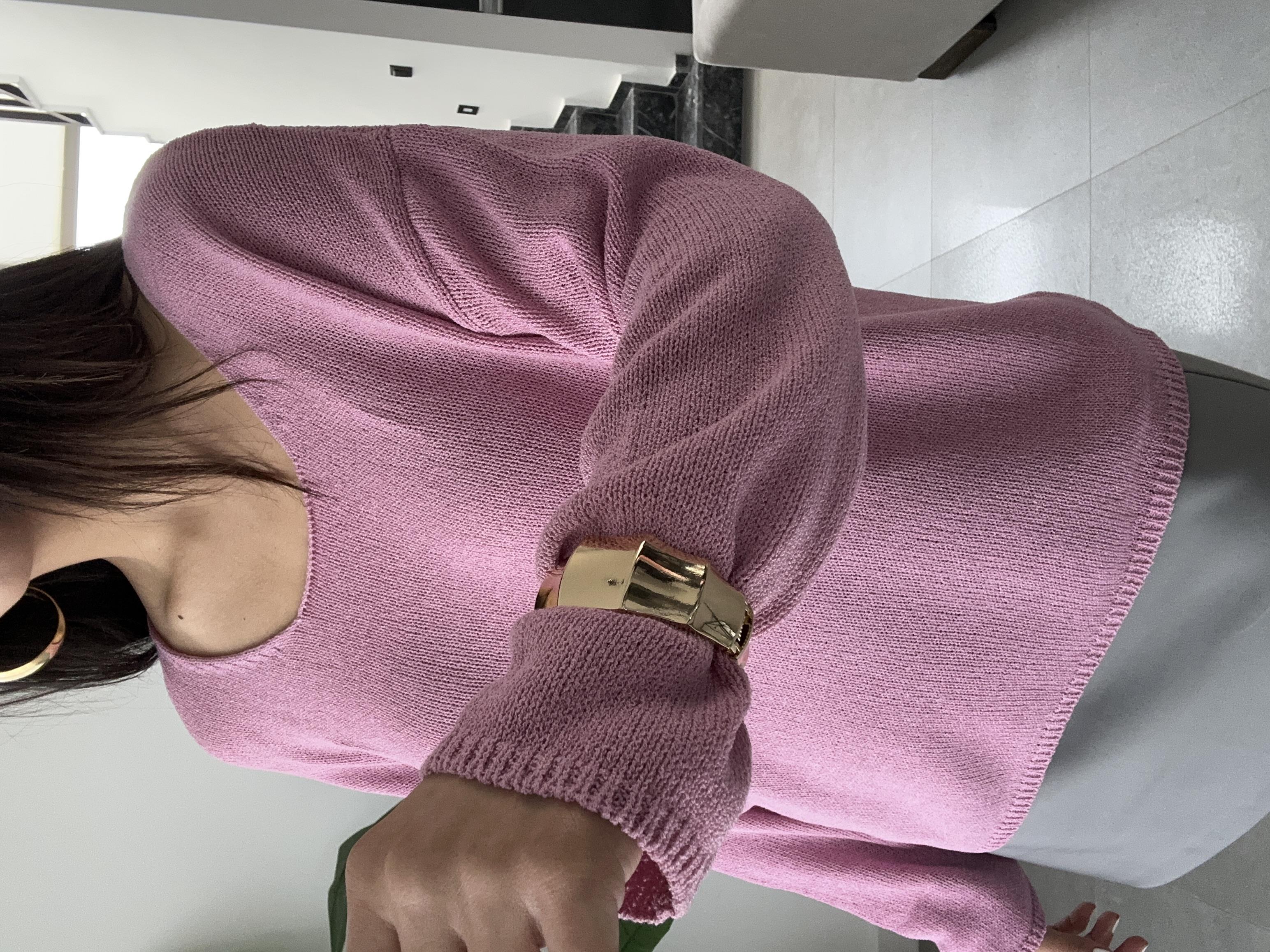 Pembe Oval Yaka Yumusak Dokulu Triko Kazak