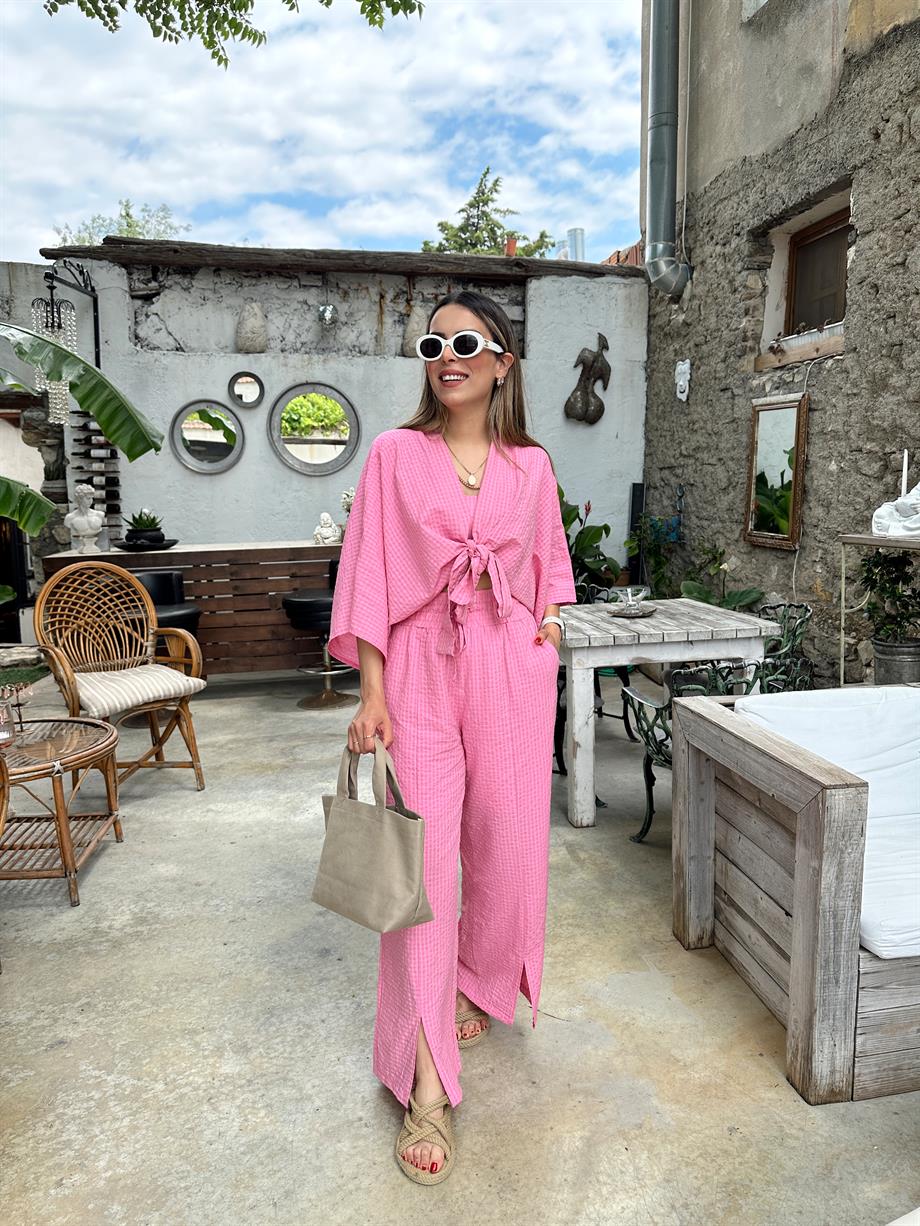 Pembe Pitikare Üçlü Takım