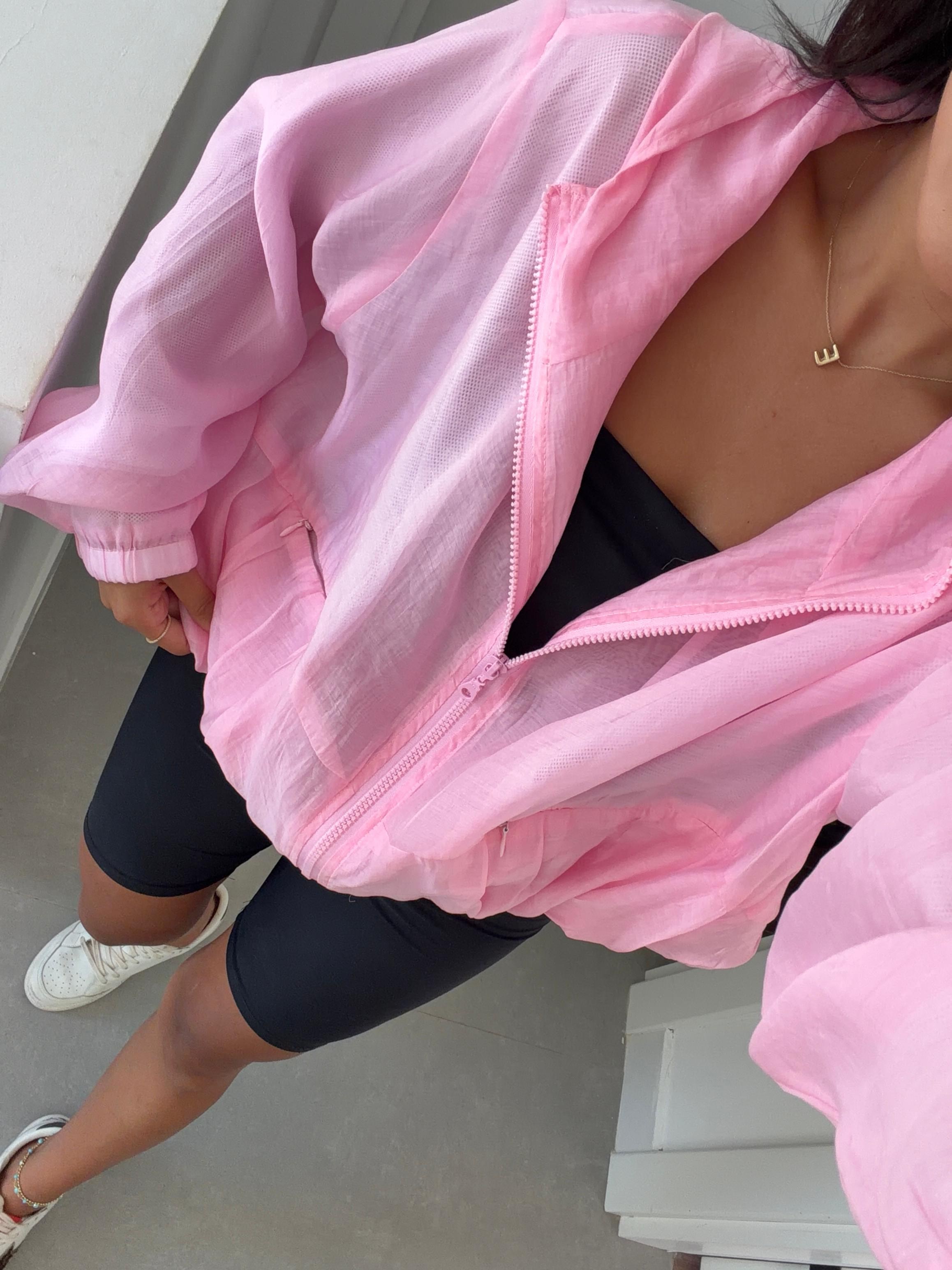 Pembe Yağmurluk