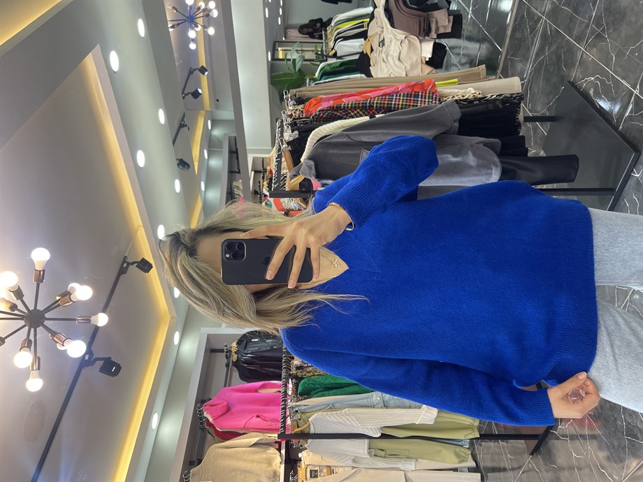 Saks V Yaka Salaş Triko Kazak