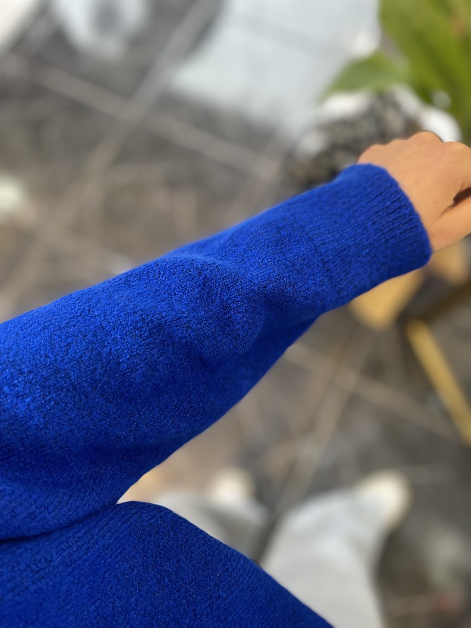 Saks V Yaka Salaş Triko Kazak