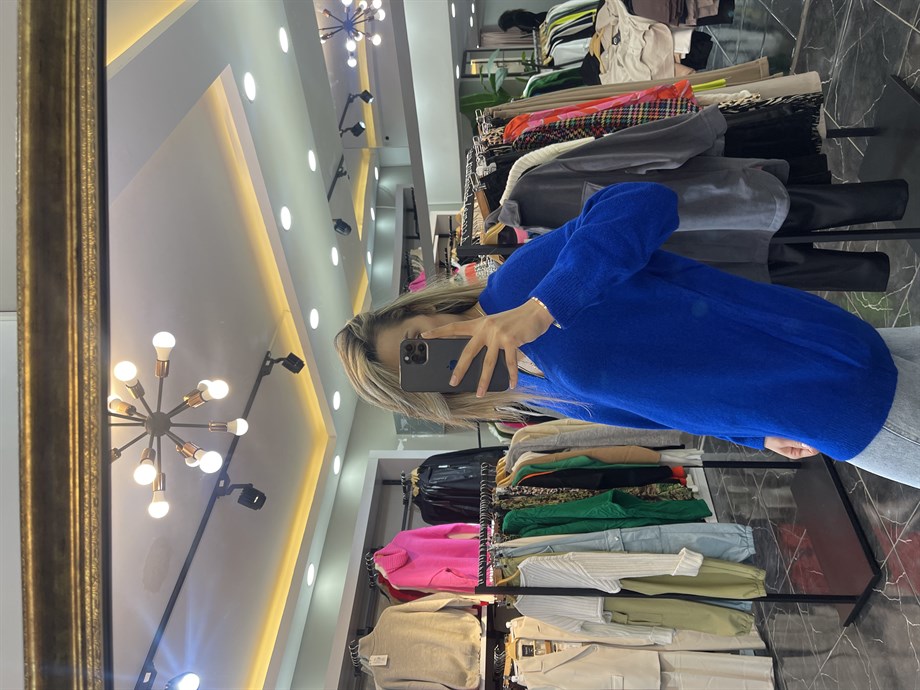 Saks V Yaka Salaş Triko Kazak