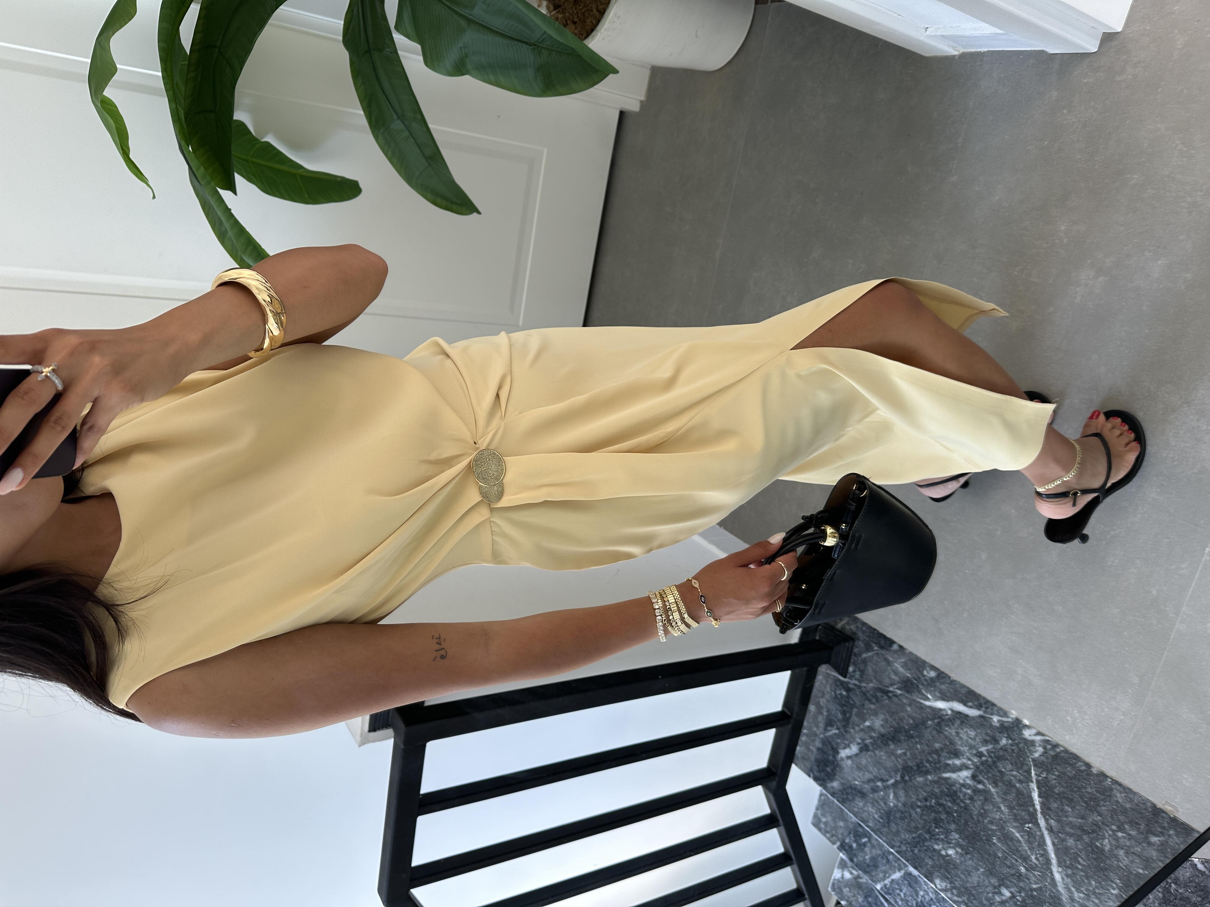 Sarı Belden Düğmeli Elbise