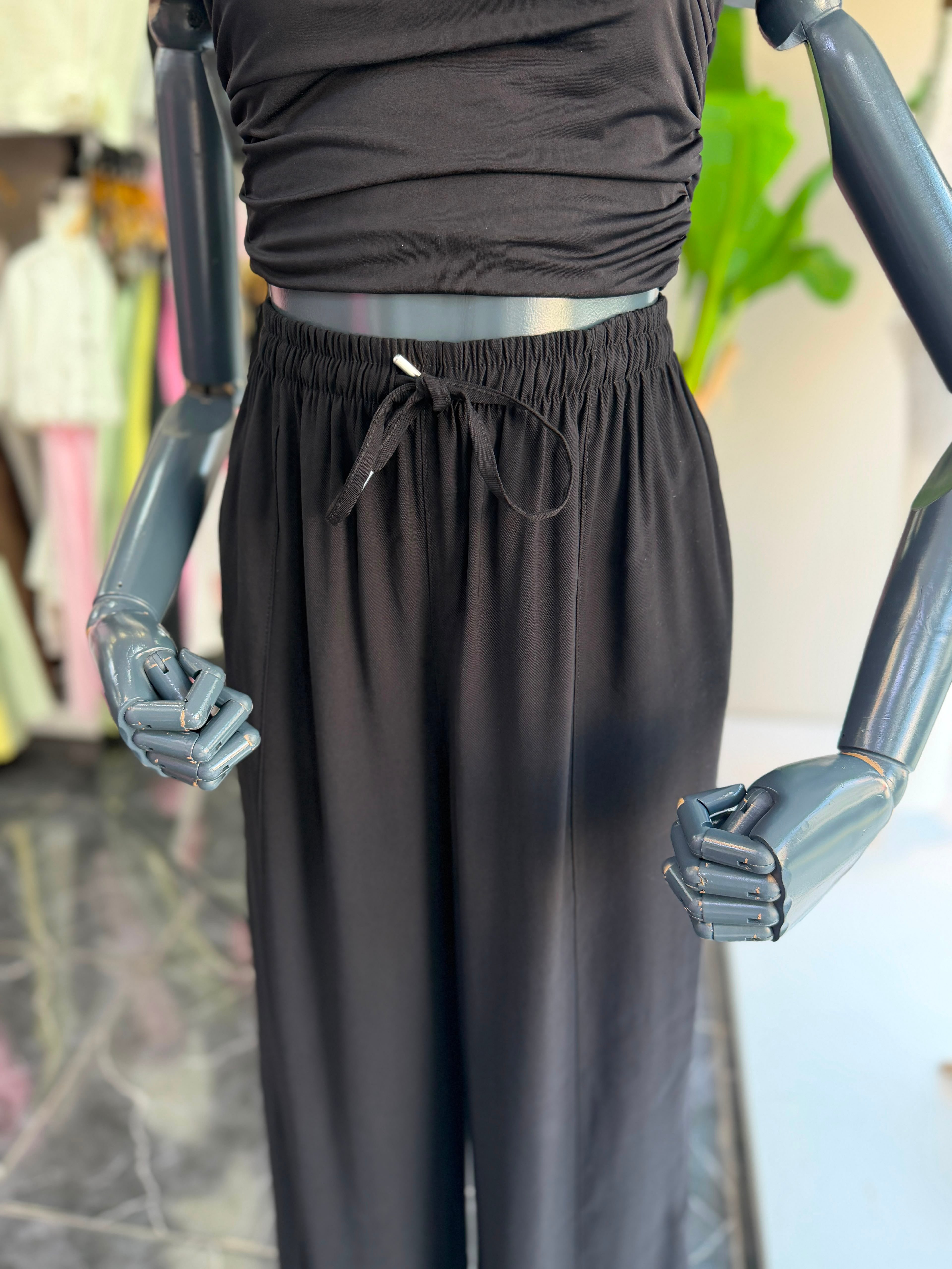 Siyah Beli Lastikli Tencel Pantolon