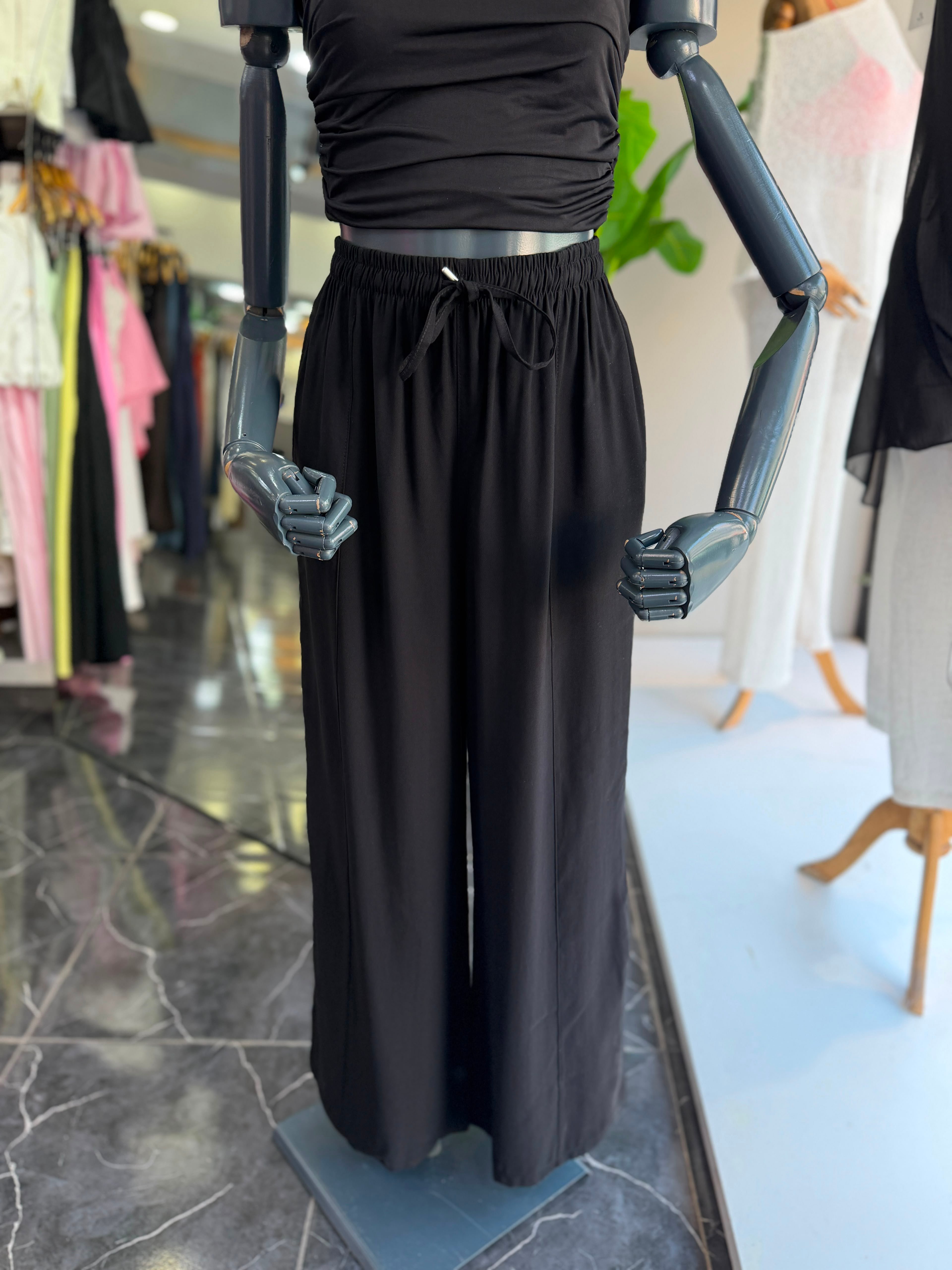 Siyah Beli Lastikli Tencel Pantolon
