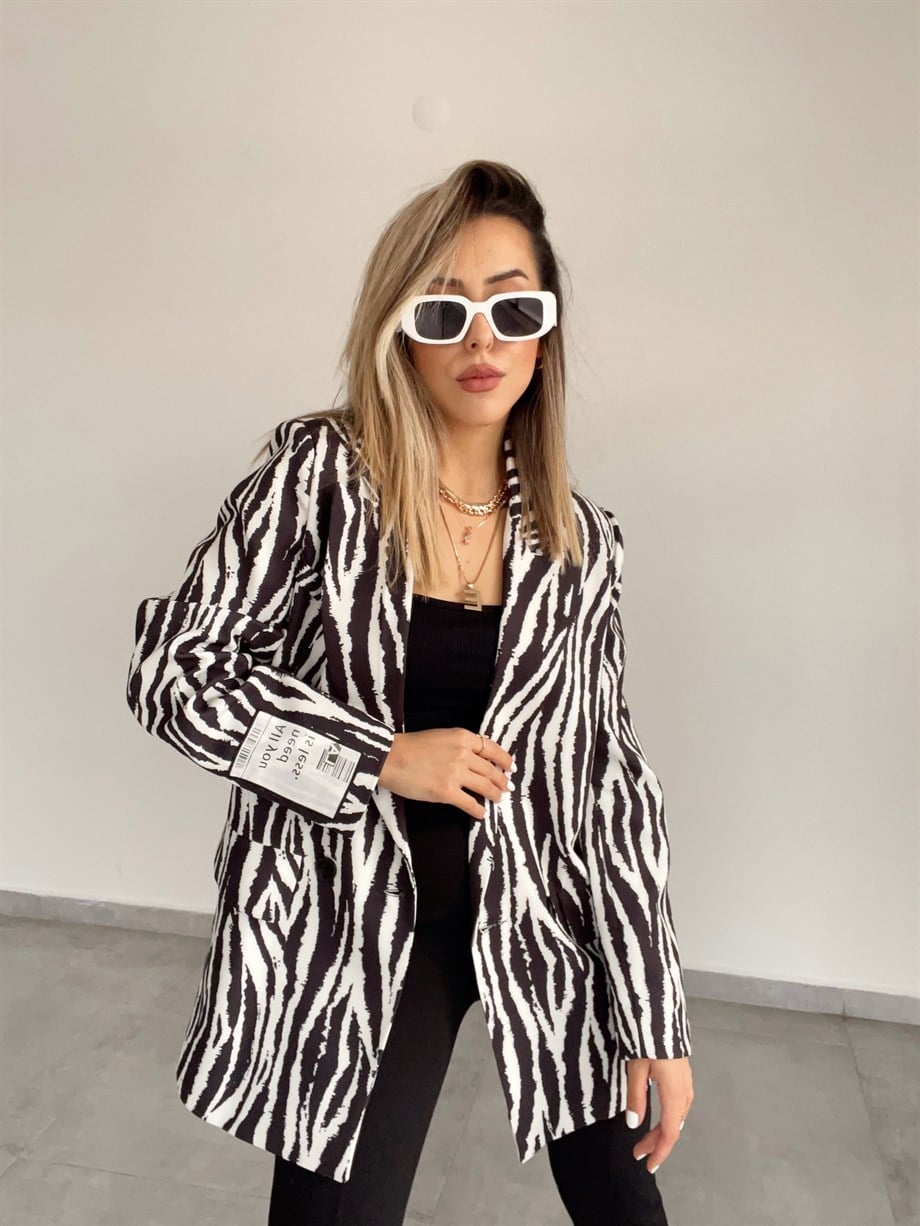 Siyah-Beyaz Blazer Ceket