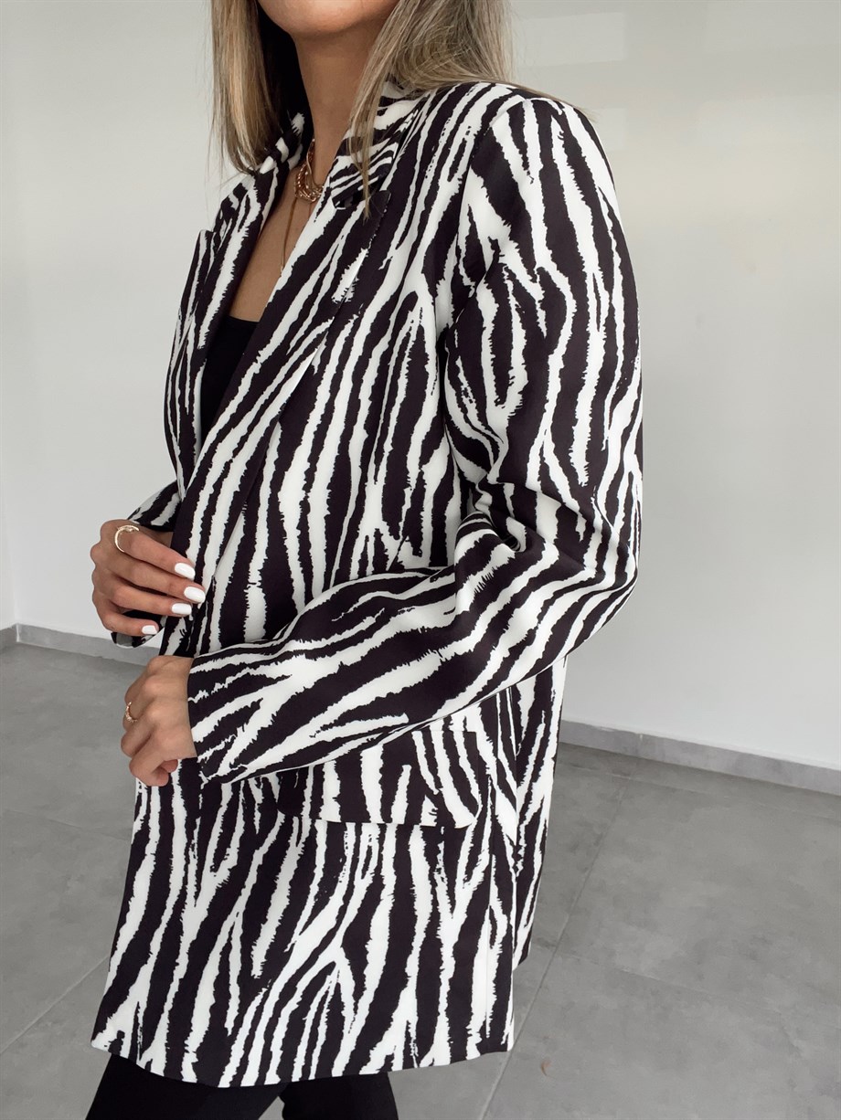 Siyah-Beyaz Blazer Ceket