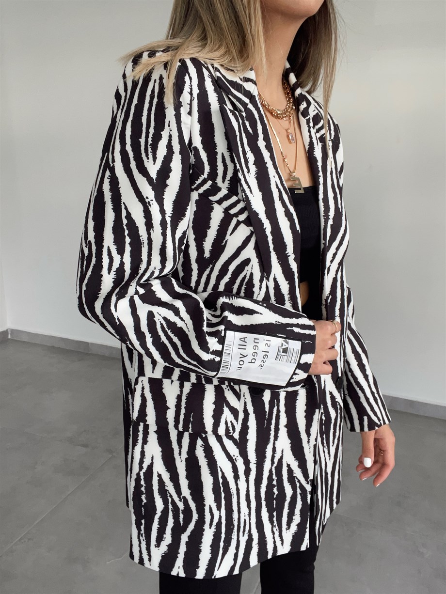 Siyah-Beyaz Blazer Ceket