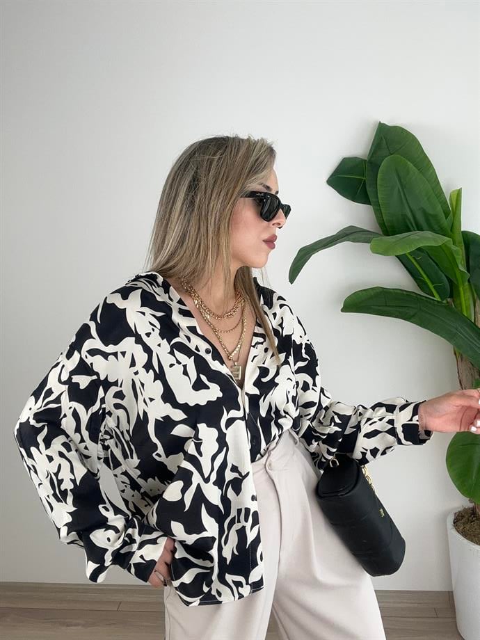 Siyah-Beyaz Desenli Saten Gömlek