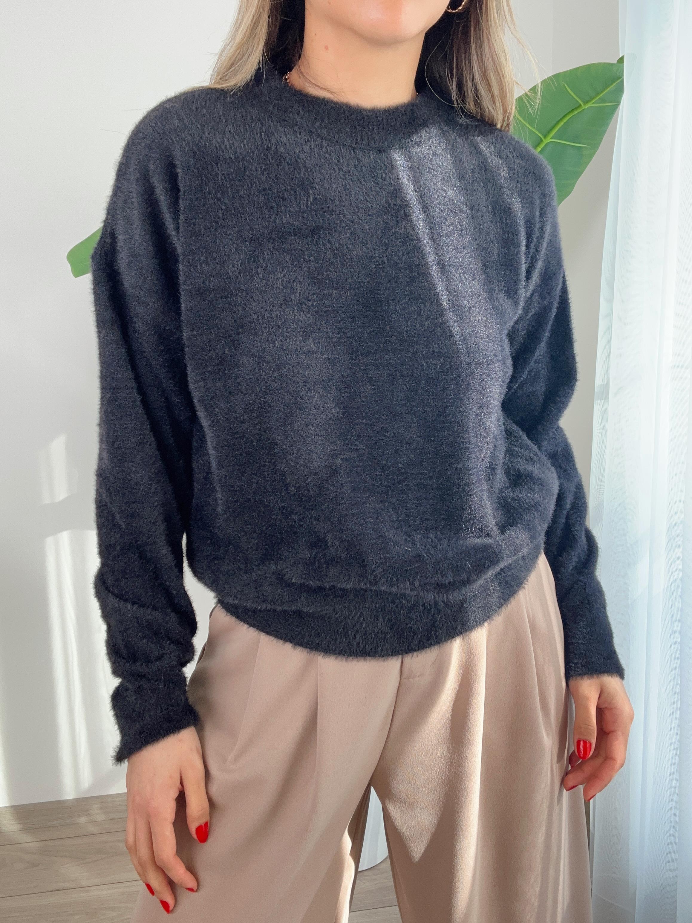 Siyah Bisiklet Yaka Triko Kazak