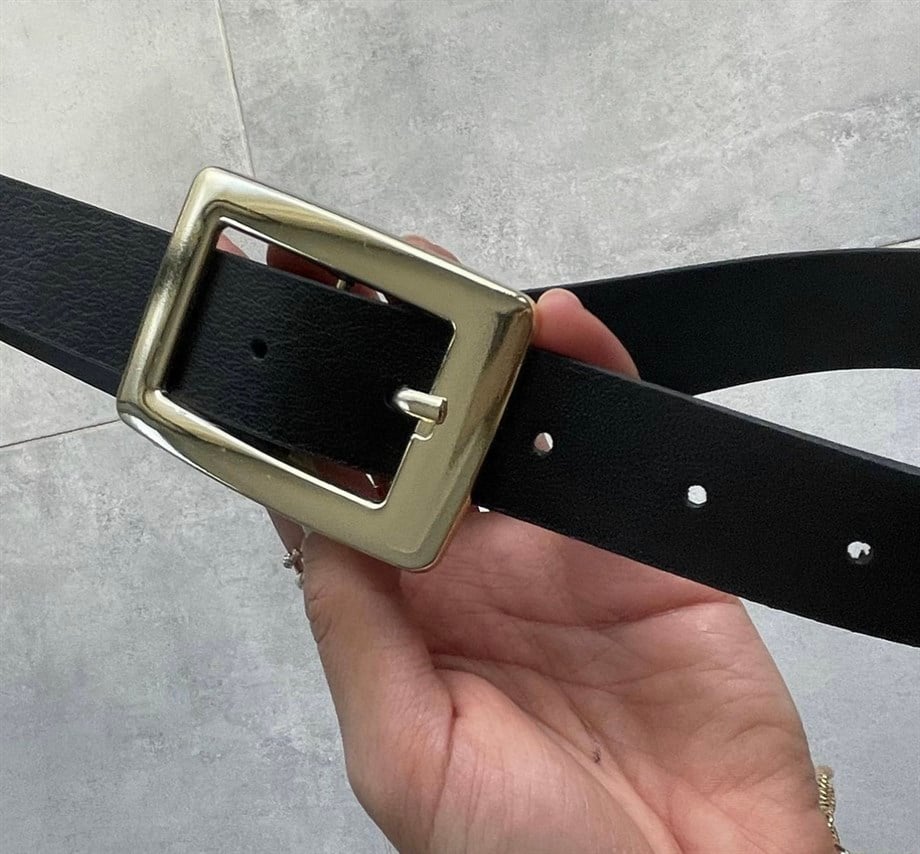 Siyah Dikdörtgen Gold Detaylı Kemer