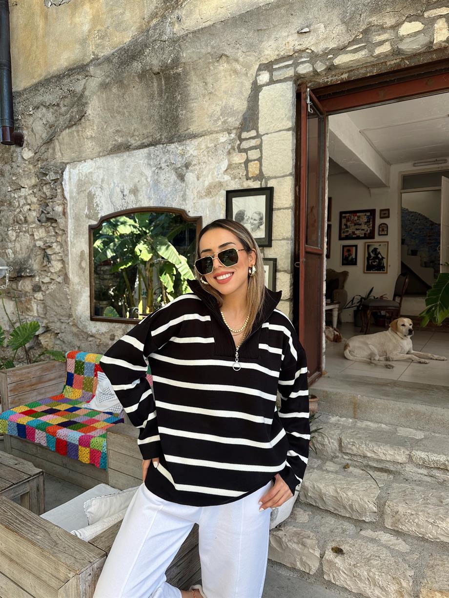 Siyah-Ekru Dik Yaka Fermuarlı Çizgili Triko Kazak