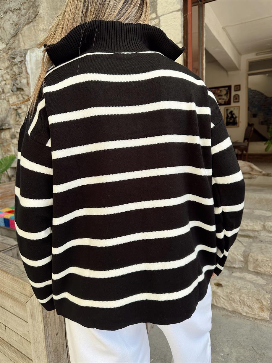 Siyah-Ekru Dik Yaka Fermuarlı Çizgili Triko Kazak