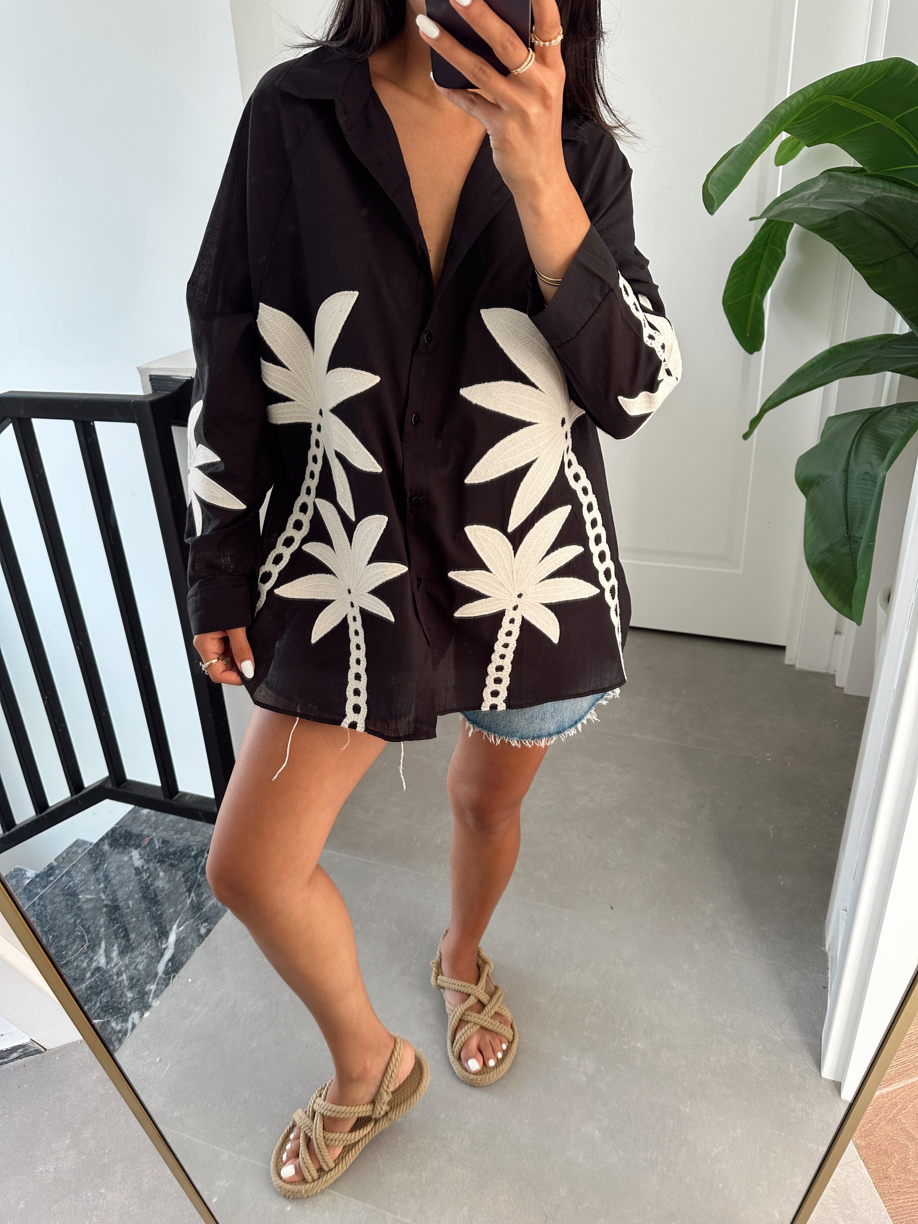 Siyah Ekru Nakış İşlemeli Gömlek