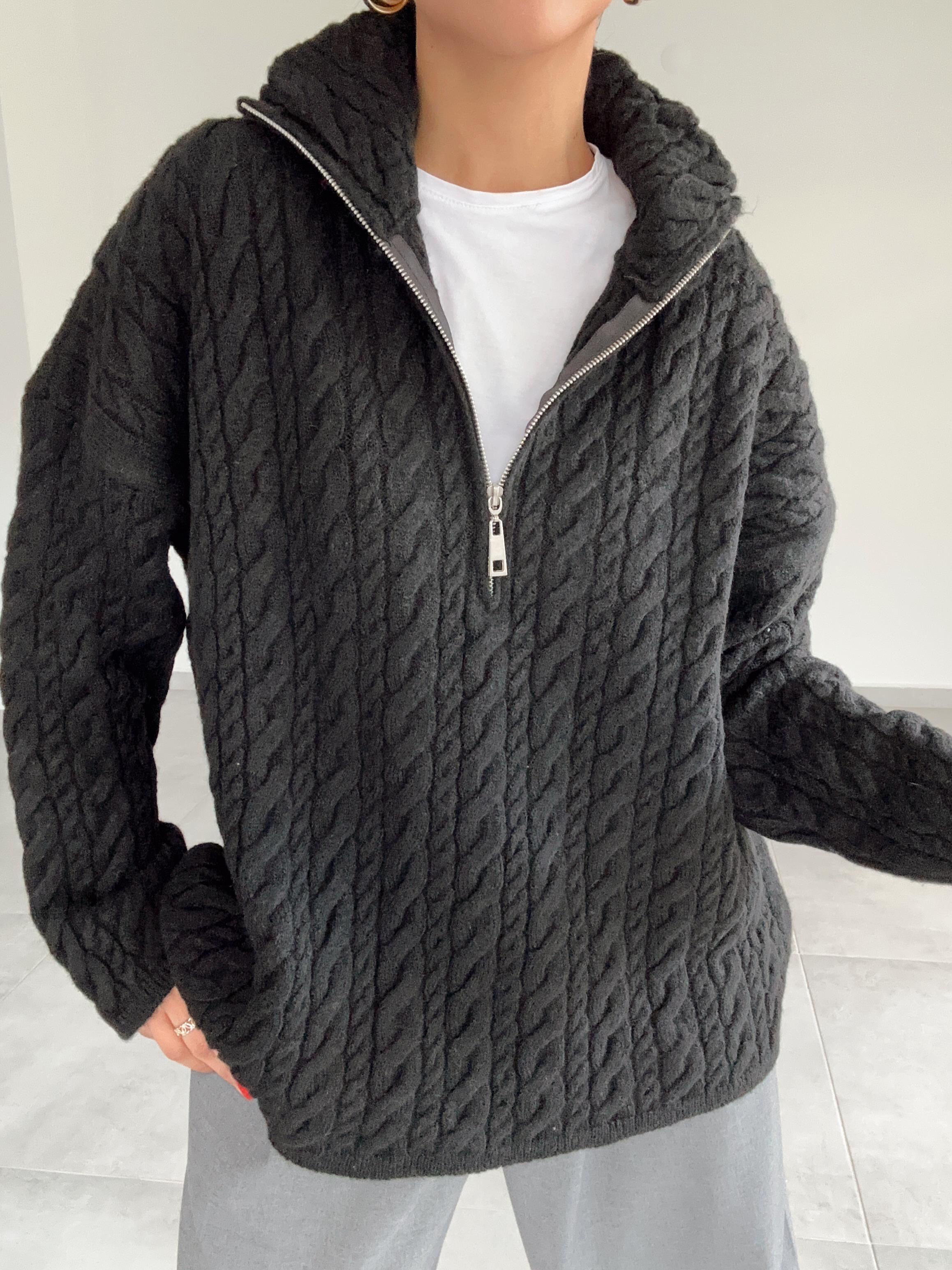 Siyah Fermuarlı Triko Kazak