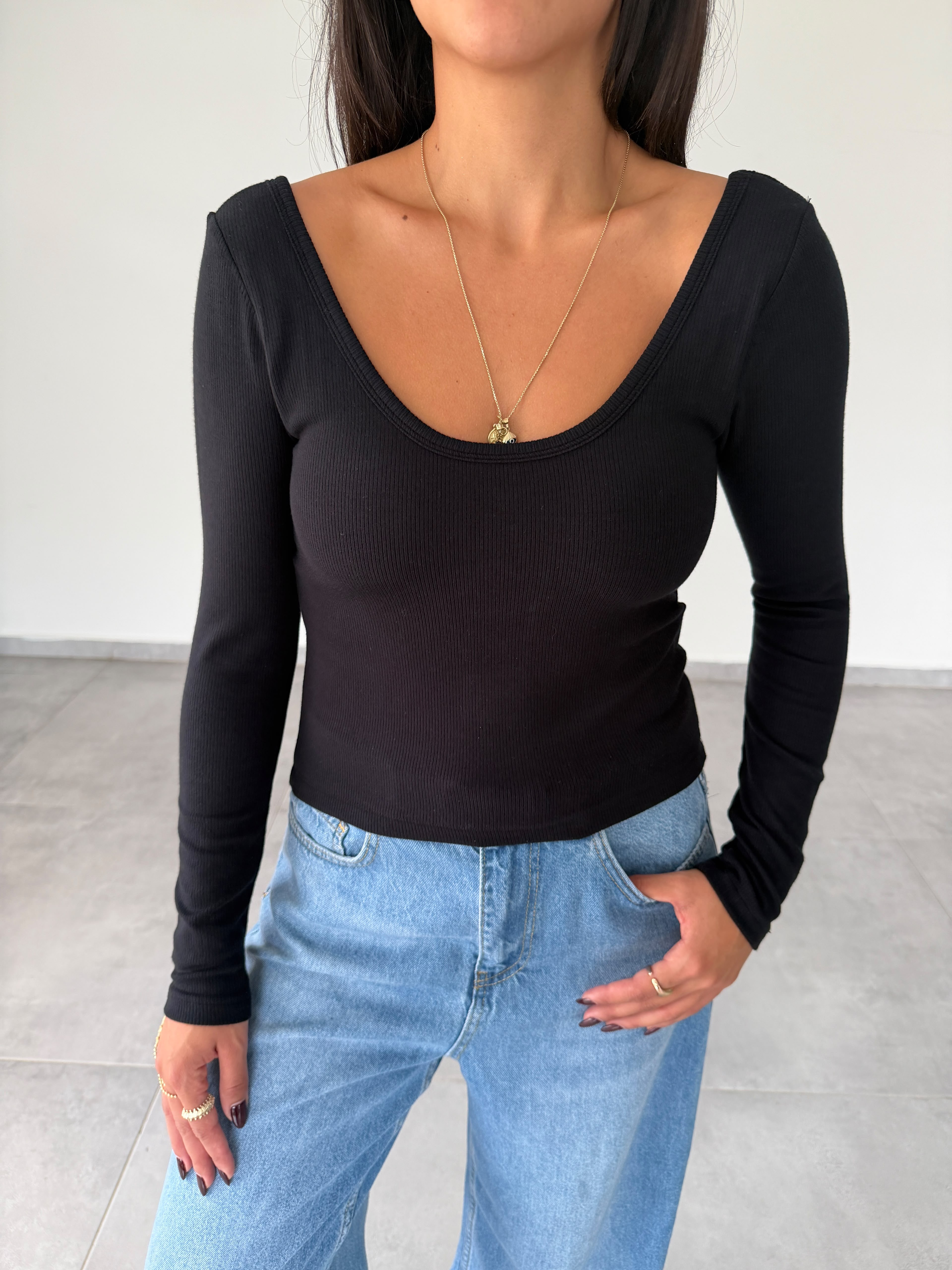 Siyah İpek Kaşkorse Gloplu Uzun Kollu Body