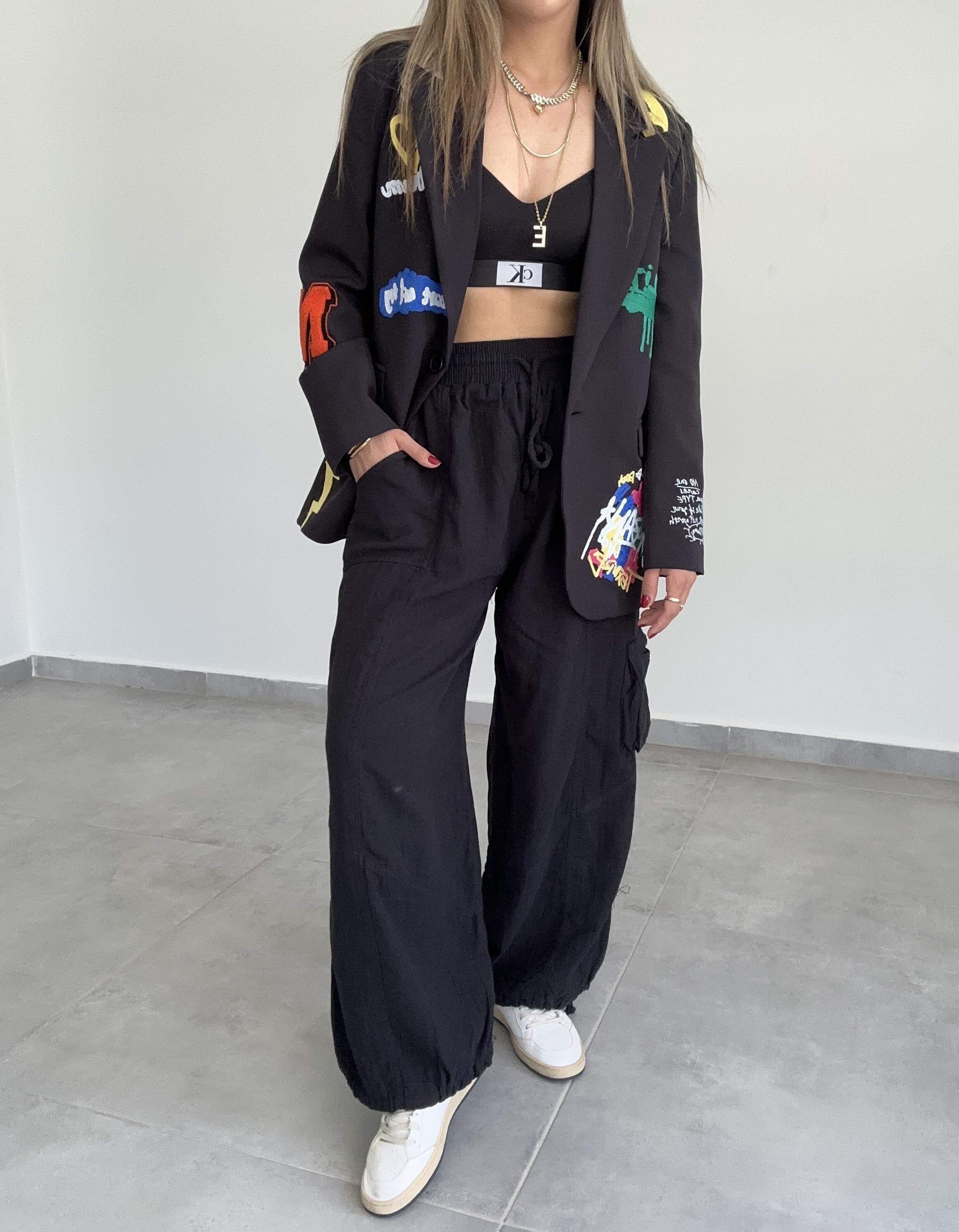 Siyah İşlemeli Tasarım Blazer