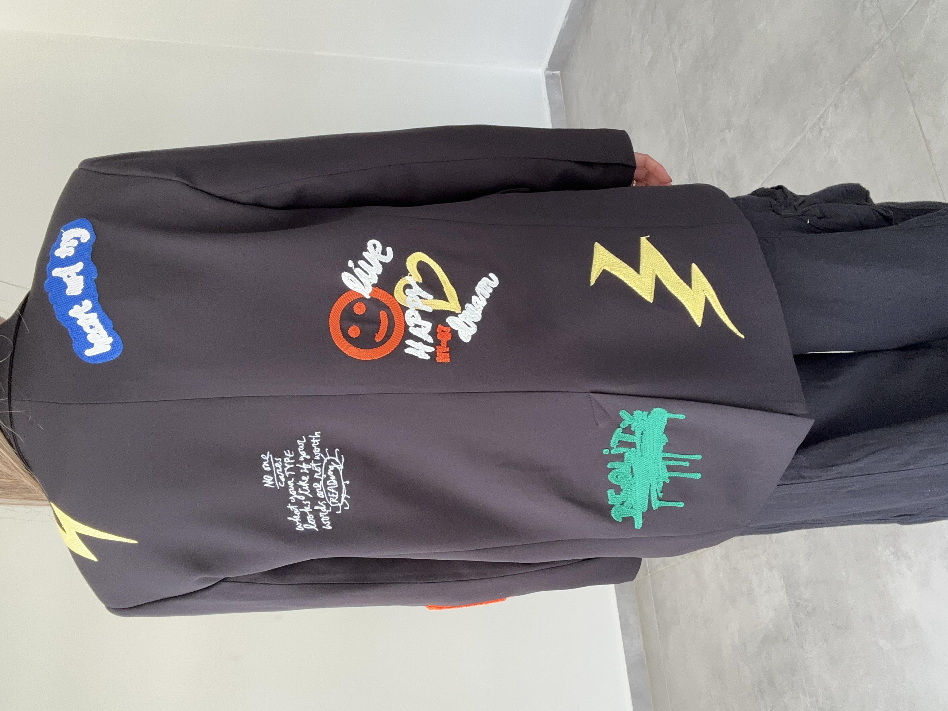 Siyah İşlemeli Tasarım Blazer