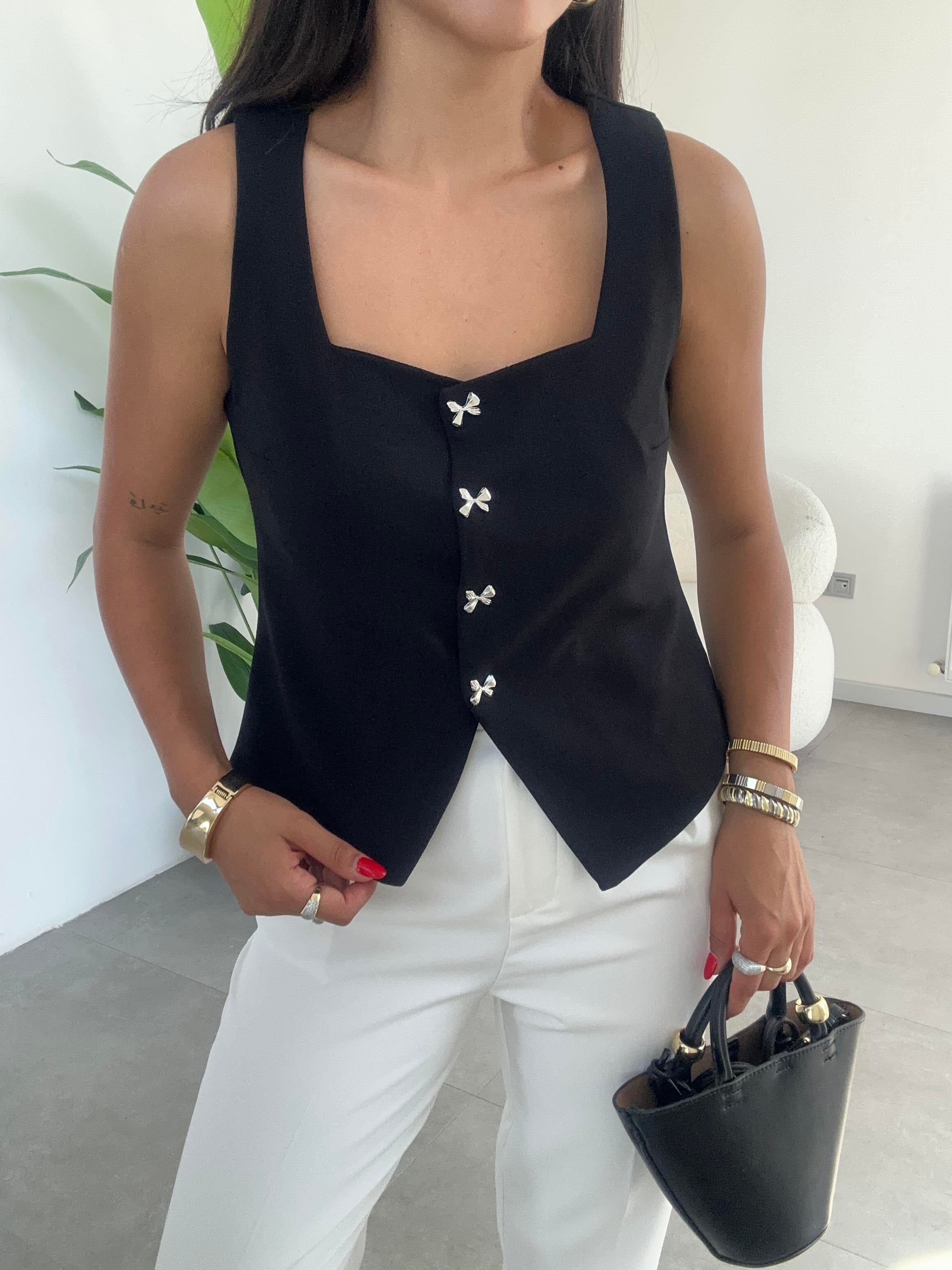 Siyah Kare Yaka Astarlı Yelek