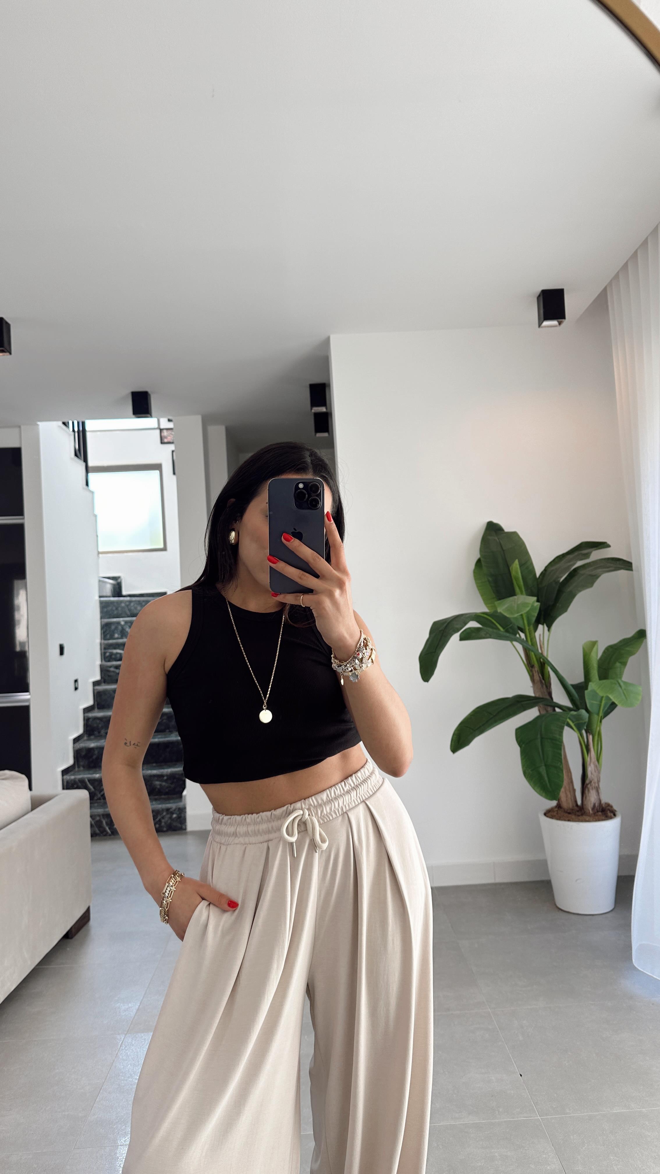 Siyah Kaşkorse Atlet