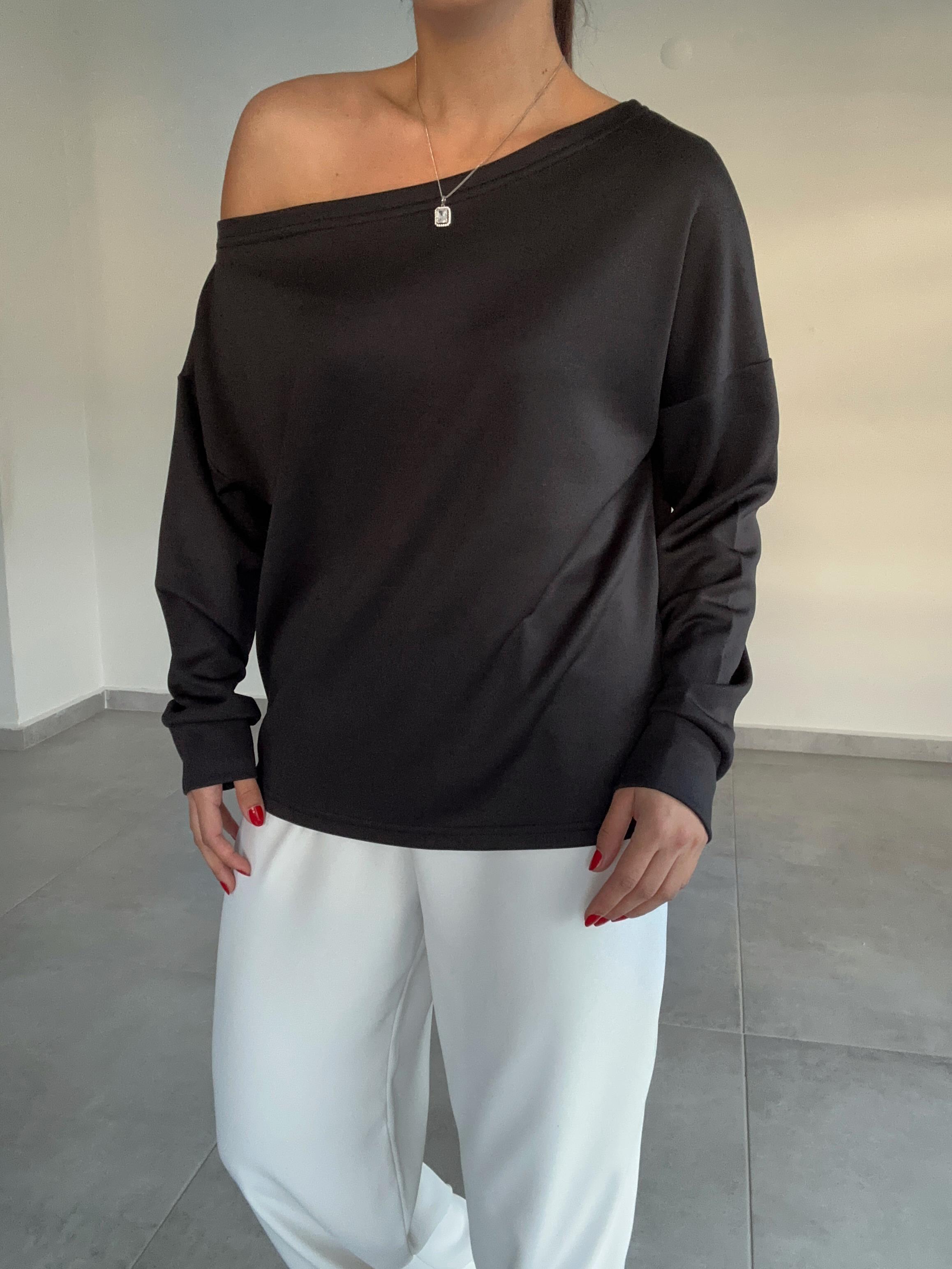 Siyah Kayık Yaka Modal Bluz