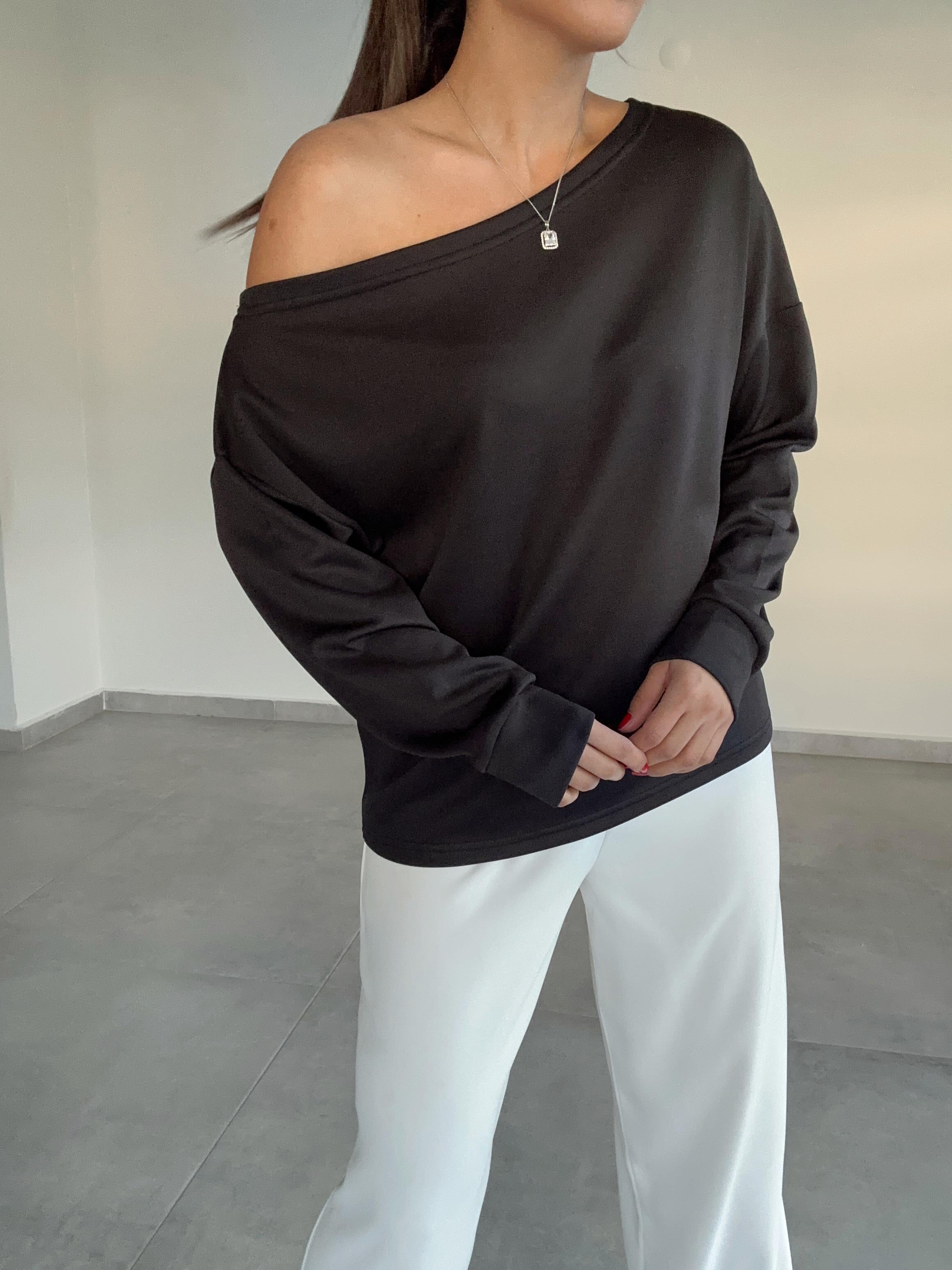 Siyah Kayık Yaka Modal Bluz