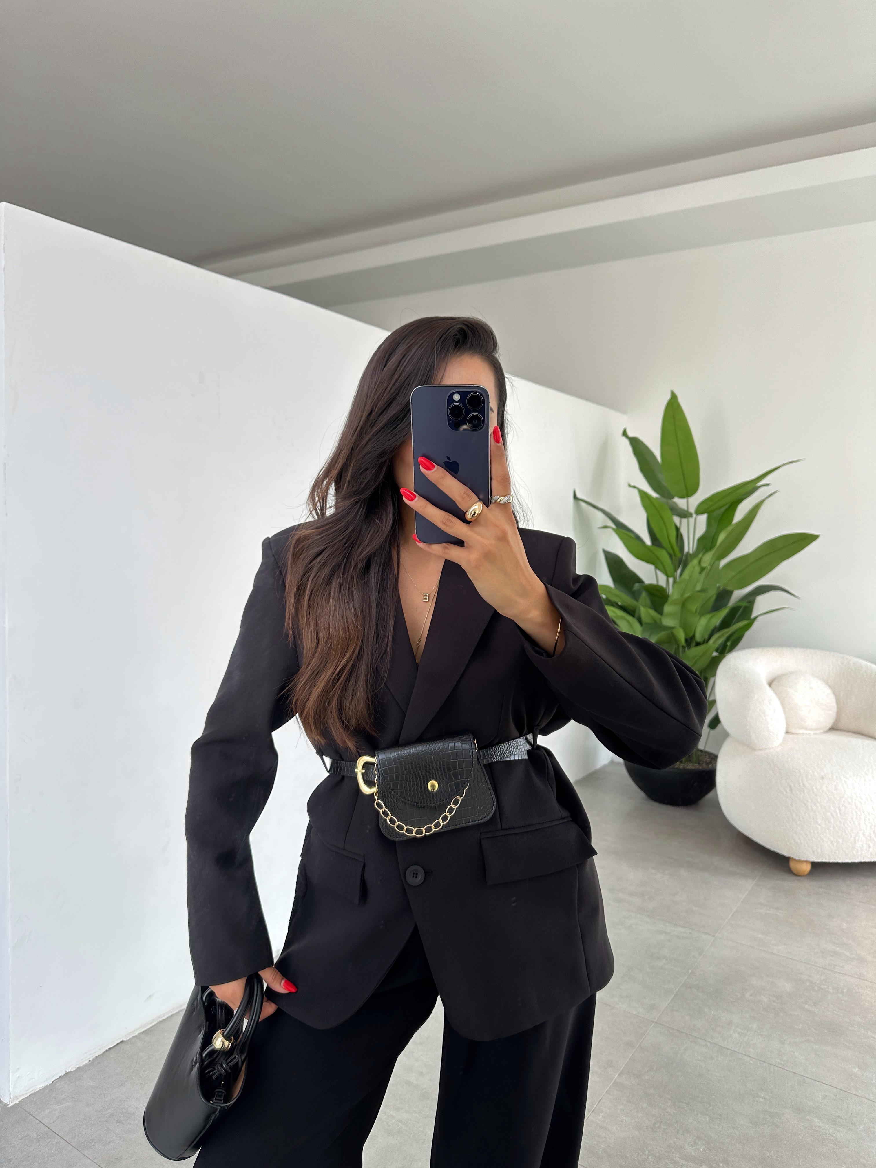 Siyah Kemerli Atlas Ceket