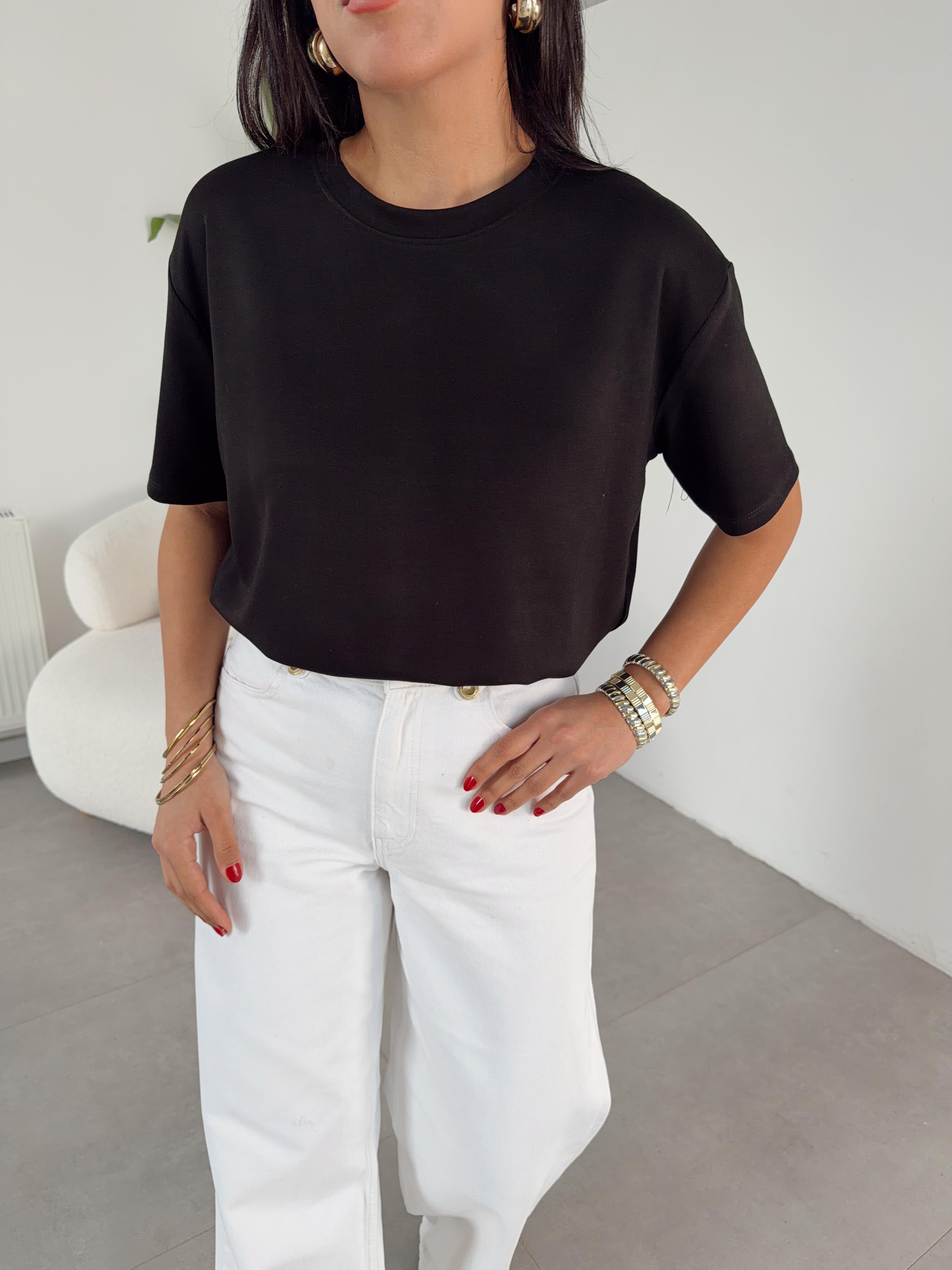 Siyah Modal Kumaş Bisiklet Yaka Tshirt