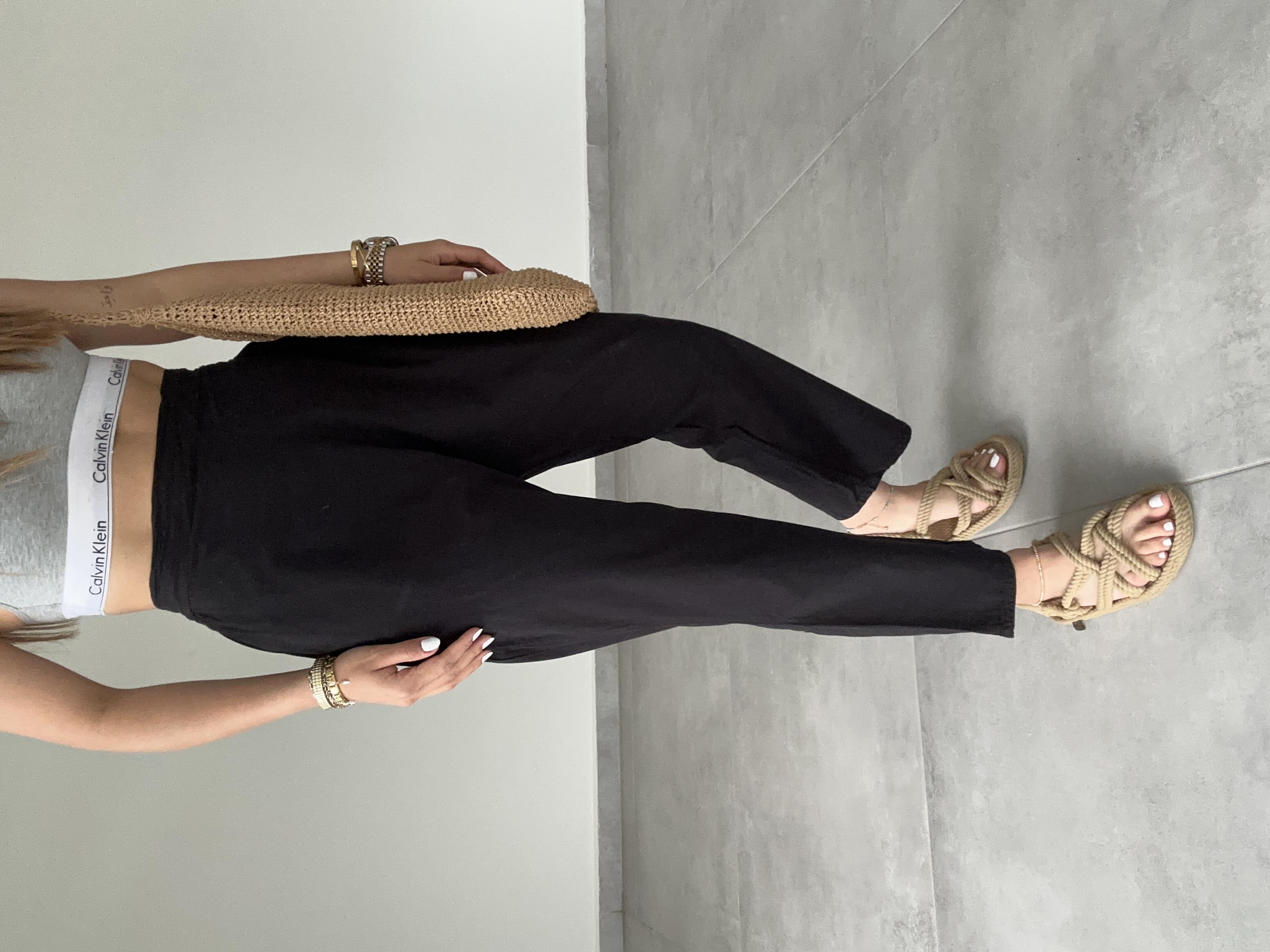 Siyah Pamuk Arka Lastikli Havuç Paça Pantolon