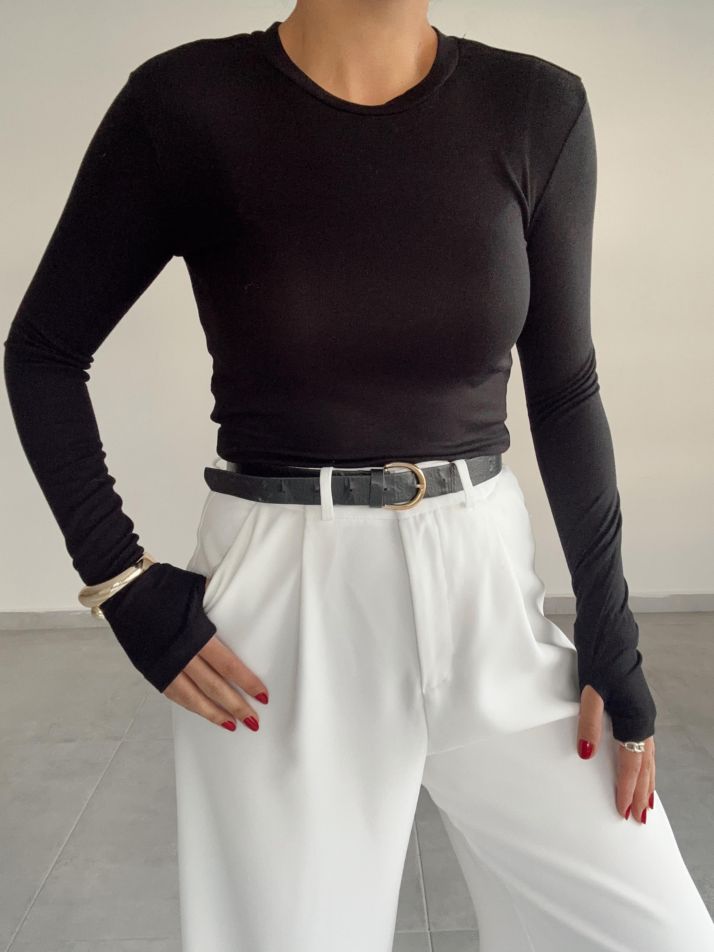 Siyah Parmak Geçirmeli Badi