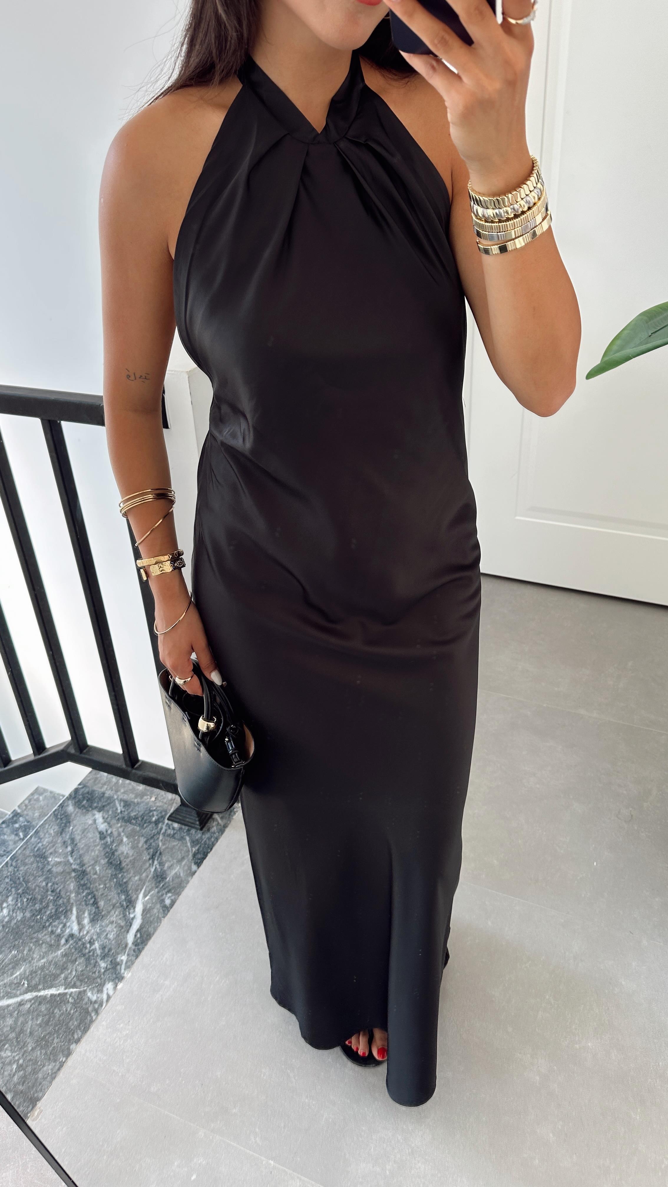 Siyah Saten Sırt Dekolteli Elbise