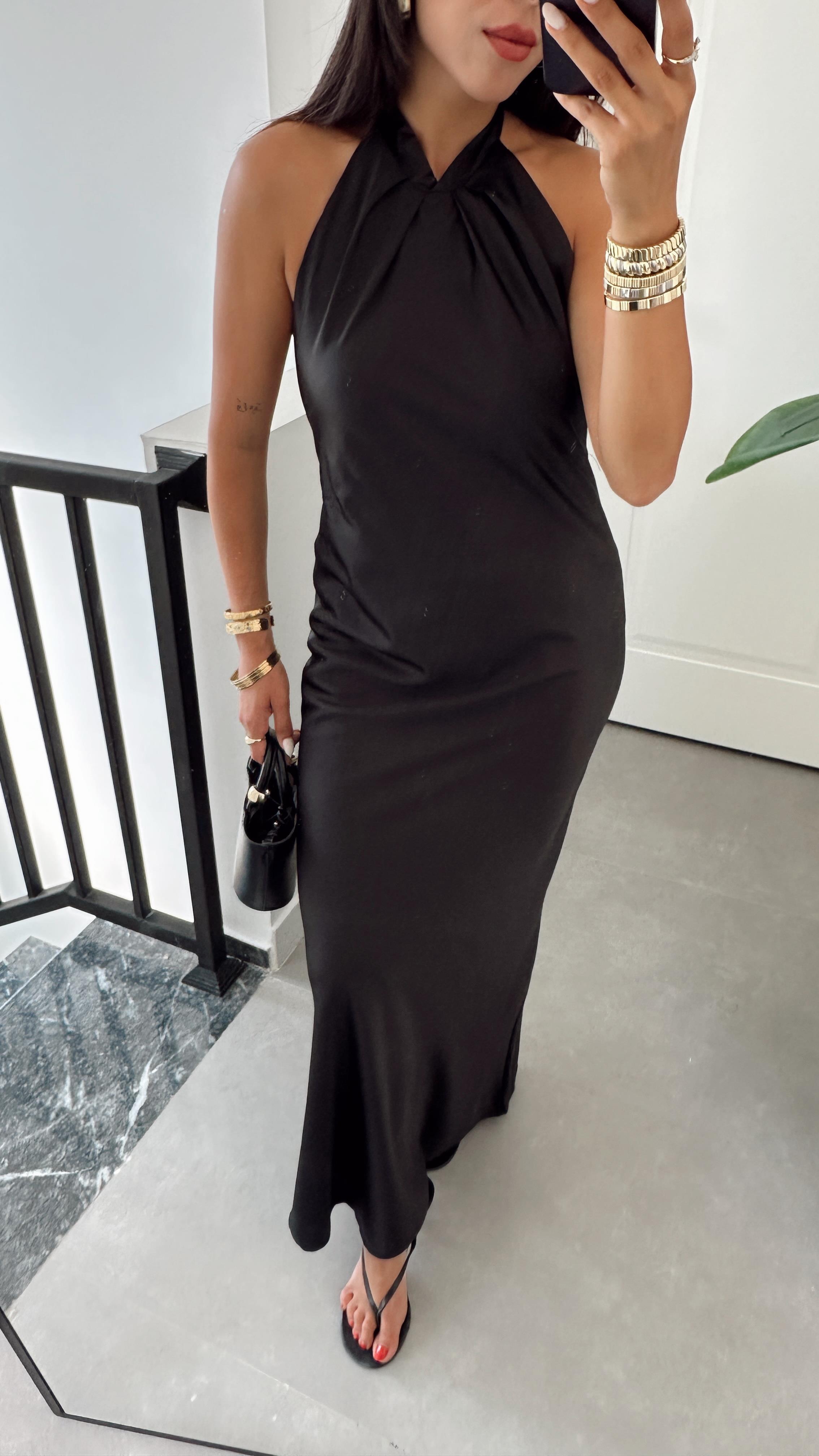 Siyah Saten Sırt Dekolteli Elbise