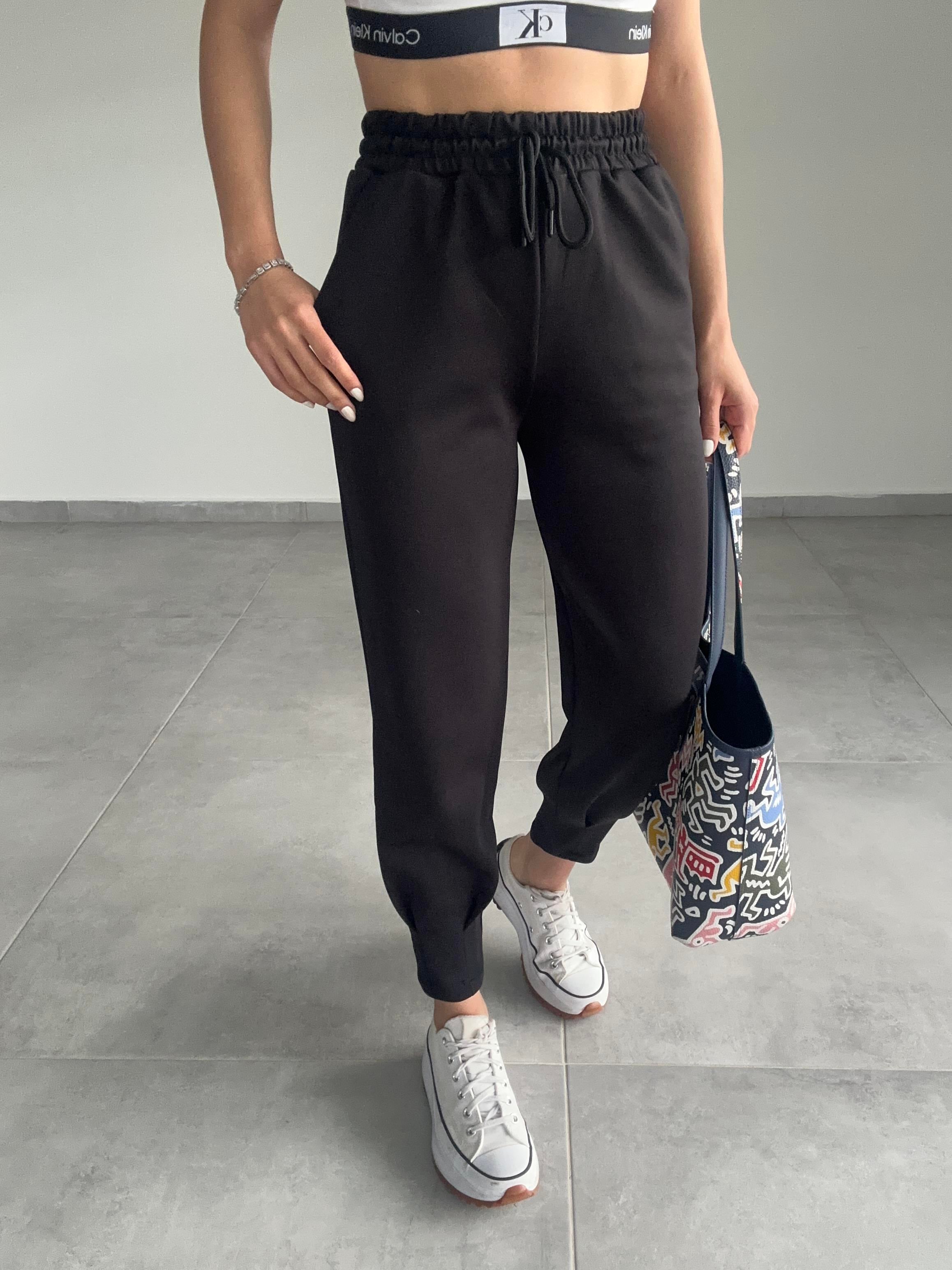 Siyah Scuba Paça Pileli Eşofman